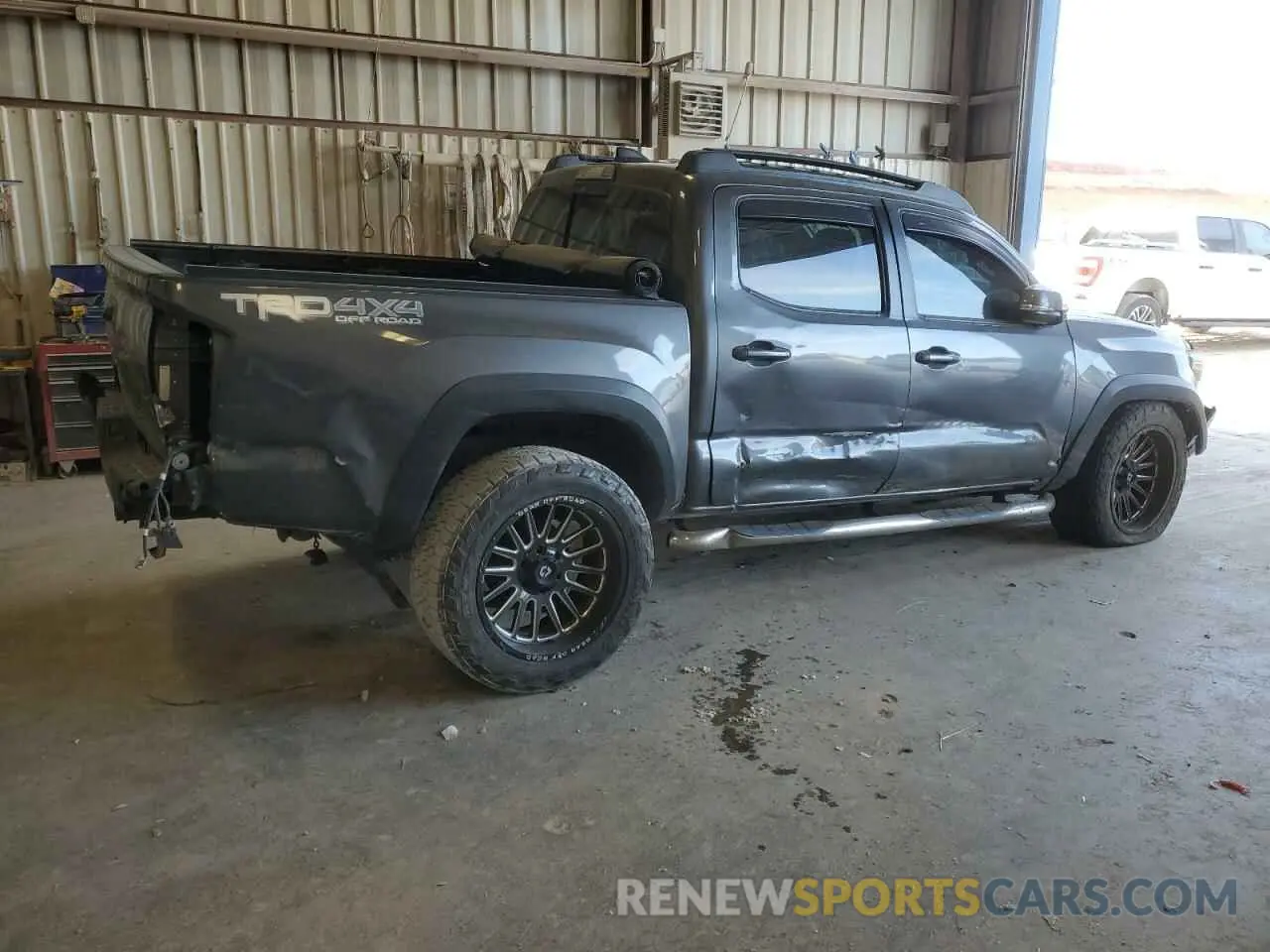 3 fotografías del automóvil dañado 5TFCZ5AN0LX225458 TOYOTA TACOMA 2020