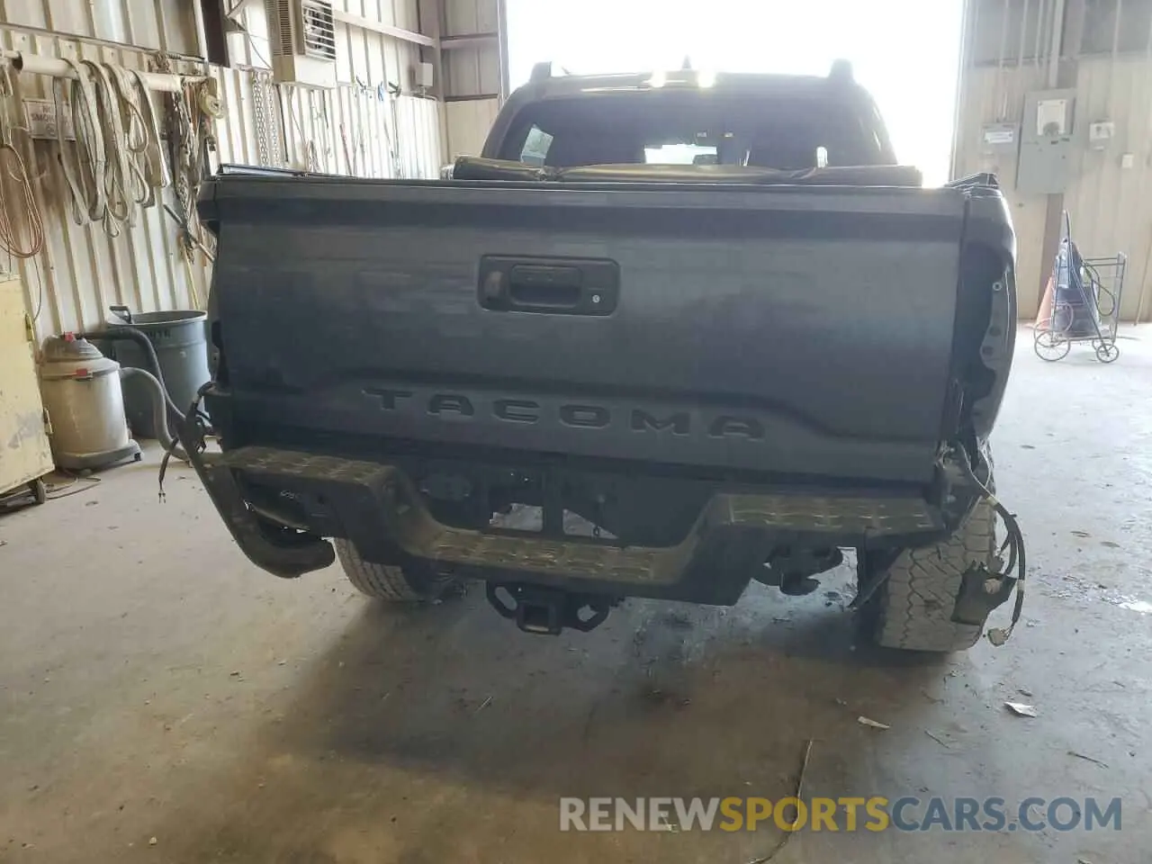 6 fotografías del automóvil dañado 5TFCZ5AN0LX225458 TOYOTA TACOMA 2020