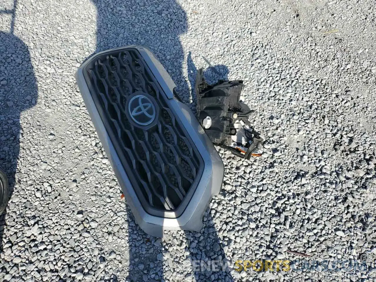 12 fotografías del automóvil dañado 5TFCZ5AN0LX236492 TOYOTA TACOMA 2020