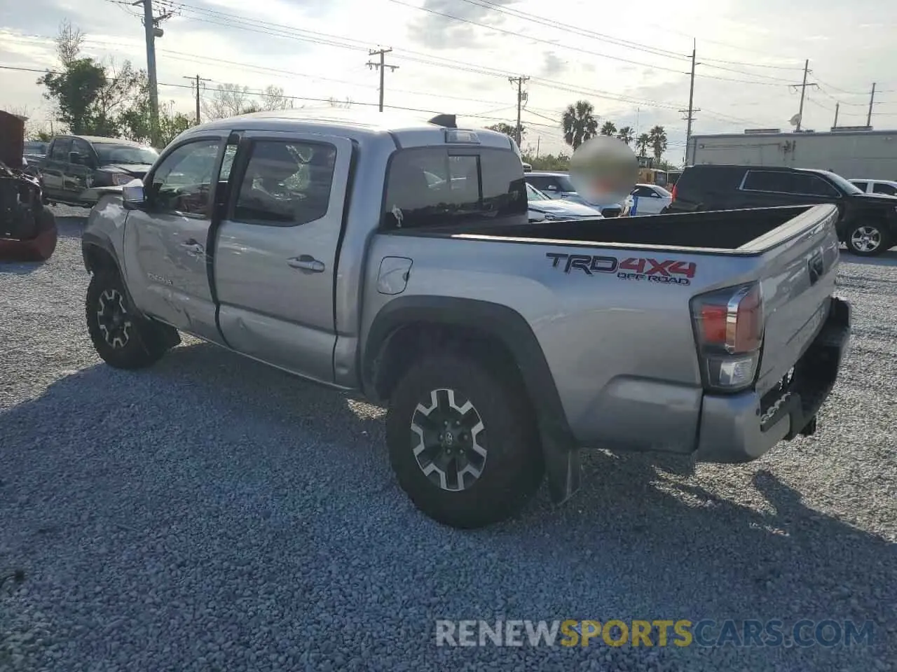 2 fotografías del automóvil dañado 5TFCZ5AN0LX236492 TOYOTA TACOMA 2020