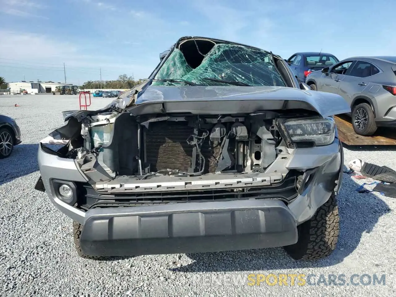 5 fotografías del automóvil dañado 5TFCZ5AN0LX236492 TOYOTA TACOMA 2020