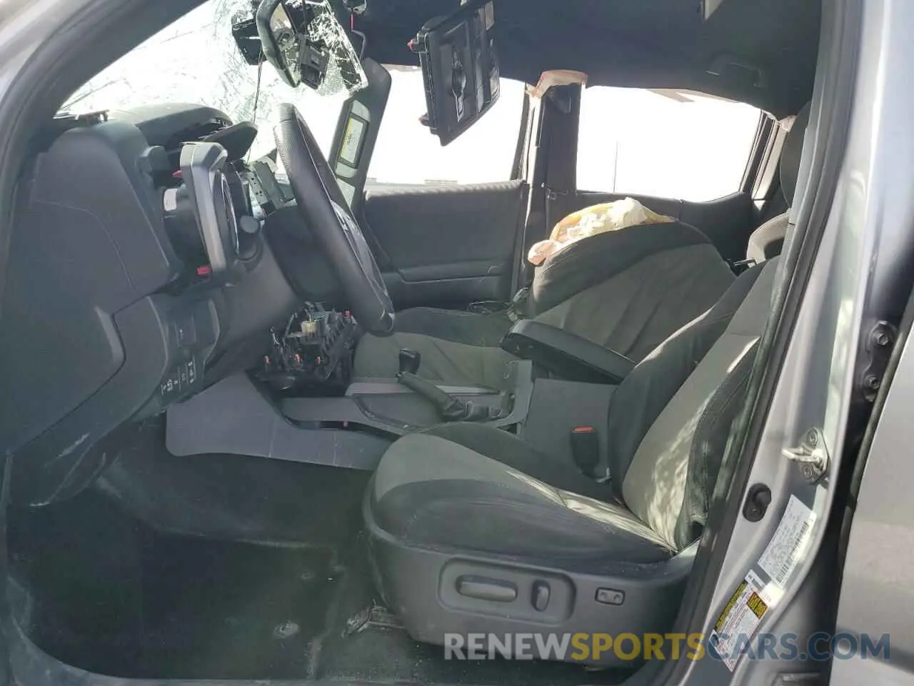 7 fotografías del automóvil dañado 5TFCZ5AN0LX236492 TOYOTA TACOMA 2020