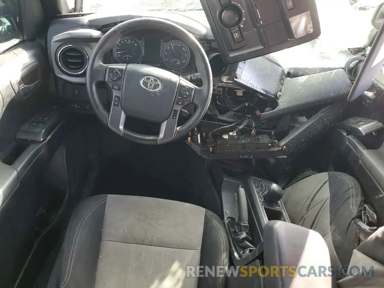 8 fotografías del automóvil dañado 5TFCZ5AN0LX236492 TOYOTA TACOMA 2020
