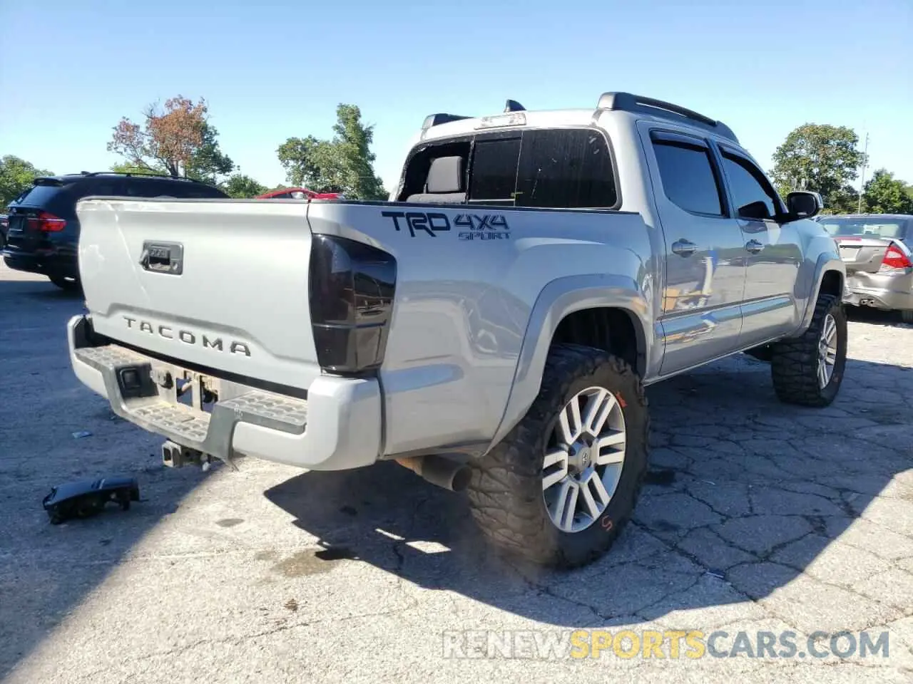 4 fotografías del automóvil dañado 5TFCZ5AN0LX236735 TOYOTA TACOMA 2020
