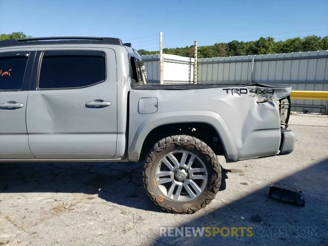 9 fotografías del automóvil dañado 5TFCZ5AN0LX236735 TOYOTA TACOMA 2020