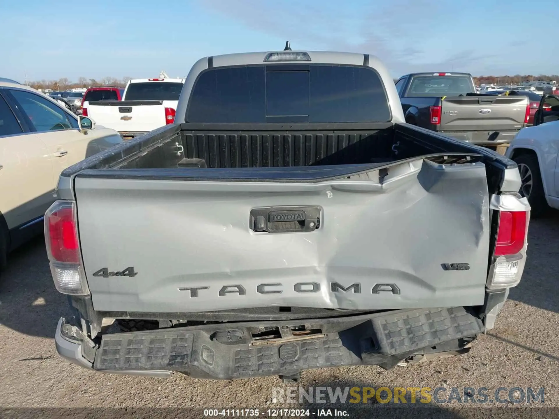16 fotografías del automóvil dañado 5TFCZ5AN2LX234078 TOYOTA TACOMA 2020