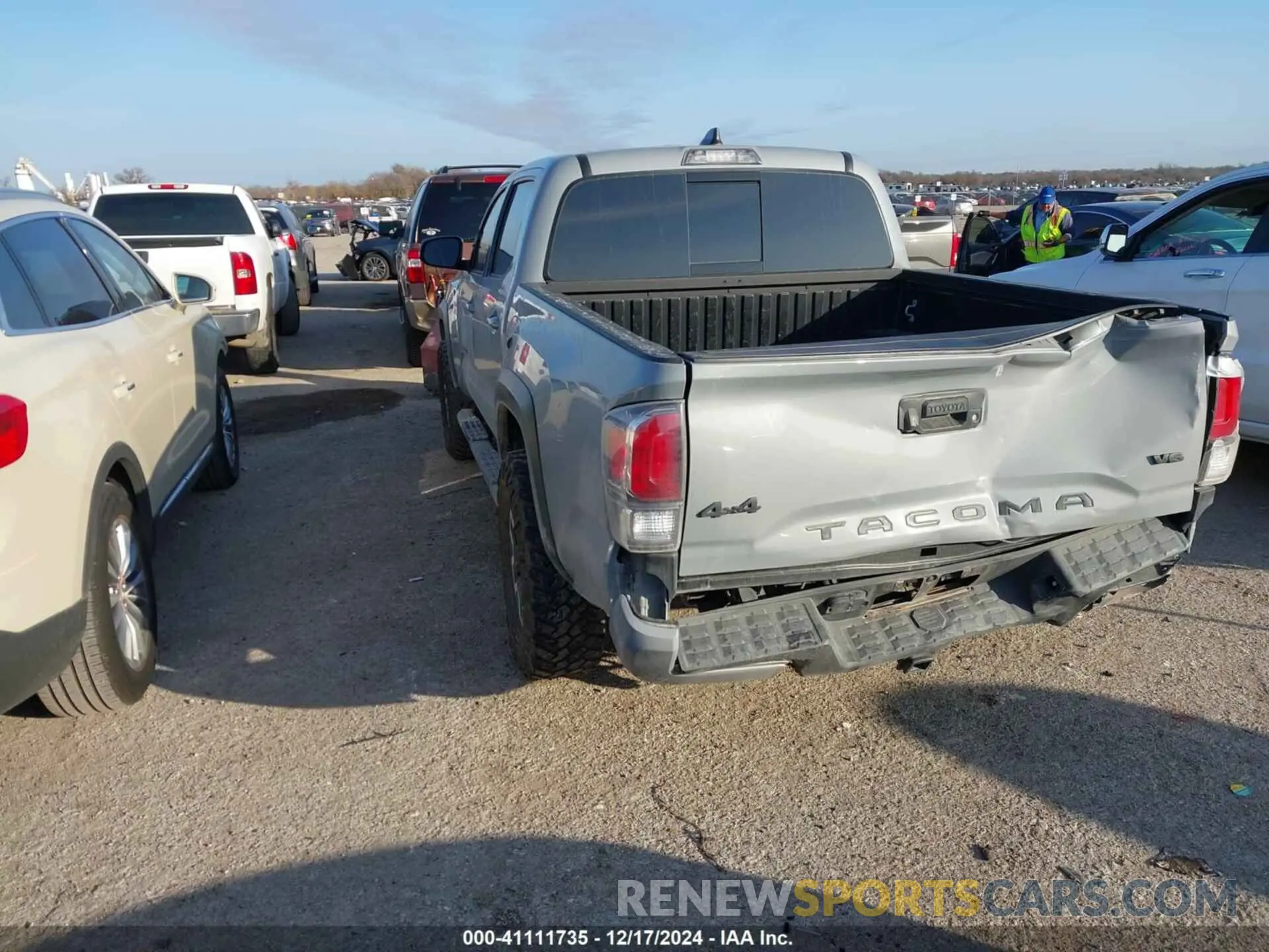 3 fotografías del automóvil dañado 5TFCZ5AN2LX234078 TOYOTA TACOMA 2020