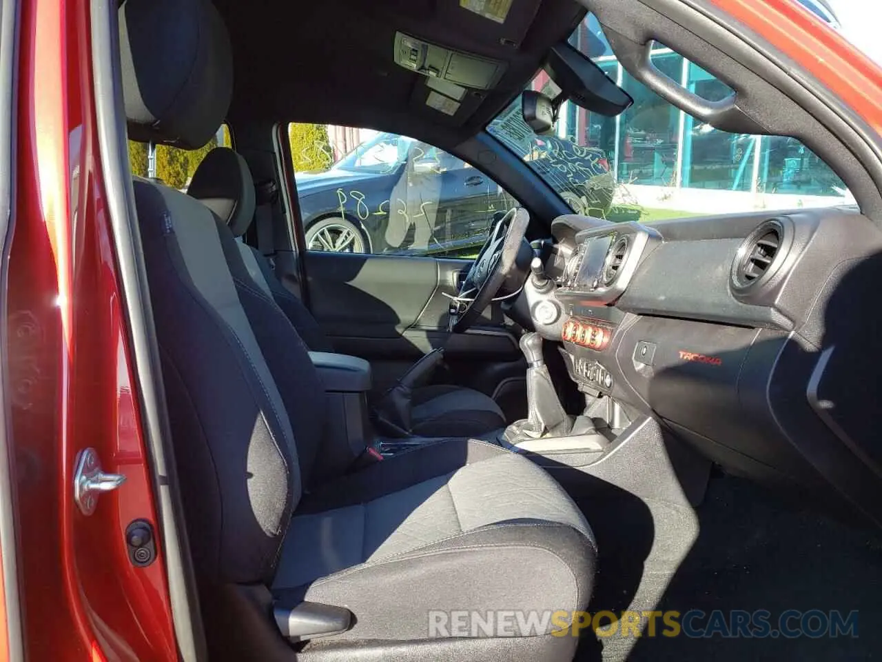 5 fotografías del automóvil dañado 5TFCZ5AN2LX242178 TOYOTA TACOMA 2020