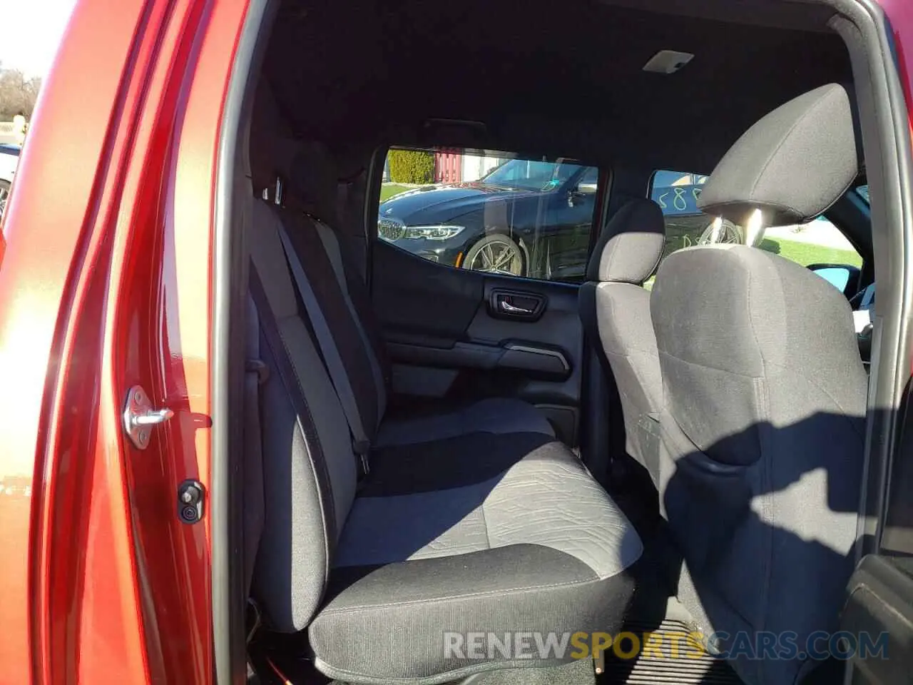 6 fotografías del automóvil dañado 5TFCZ5AN2LX242178 TOYOTA TACOMA 2020