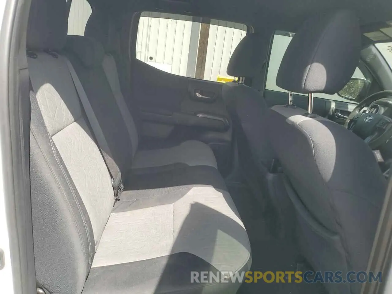 10 fotografías del automóvil dañado 5TFCZ5AN3LX215393 TOYOTA TACOMA 2020