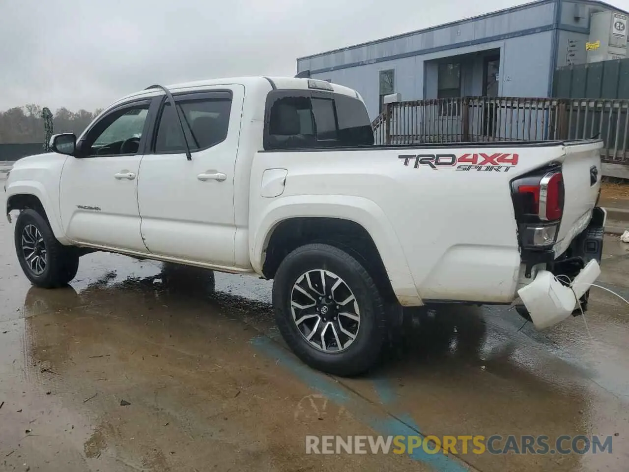 2 fotografías del automóvil dañado 5TFCZ5AN4LX216164 TOYOTA TACOMA 2020