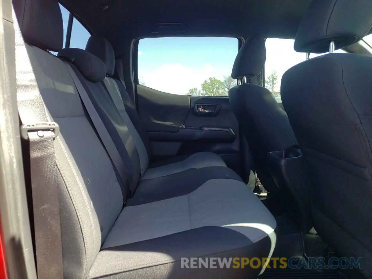 10 fotografías del automóvil dañado 5TFCZ5AN4LX231599 TOYOTA TACOMA 2020