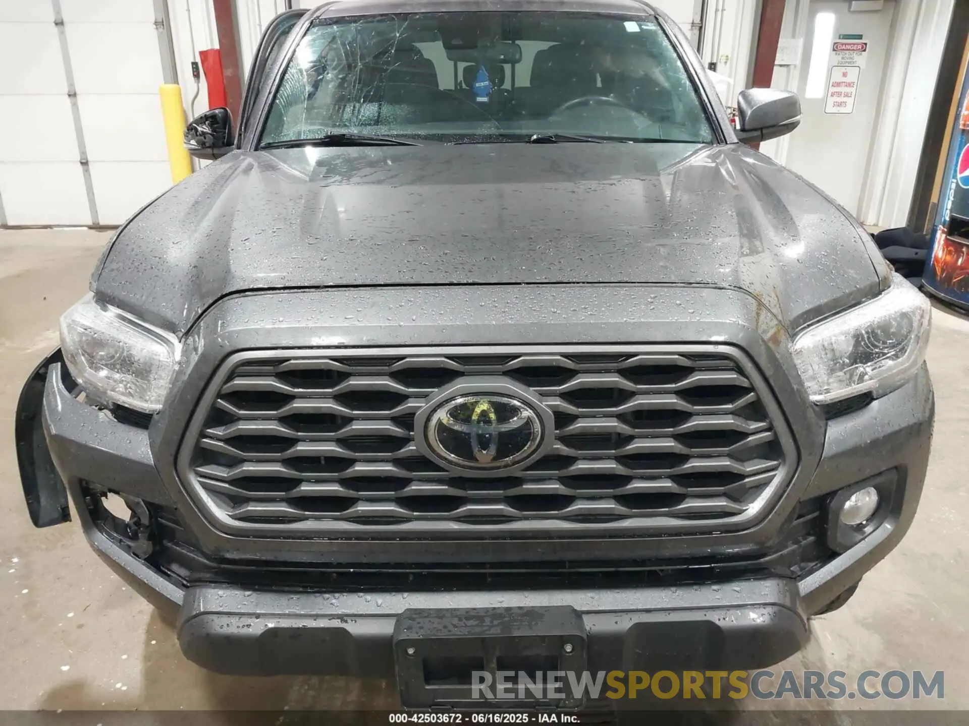13 fotografías del automóvil dañado 5TFCZ5AN4LX241761 TOYOTA TACOMA 2020