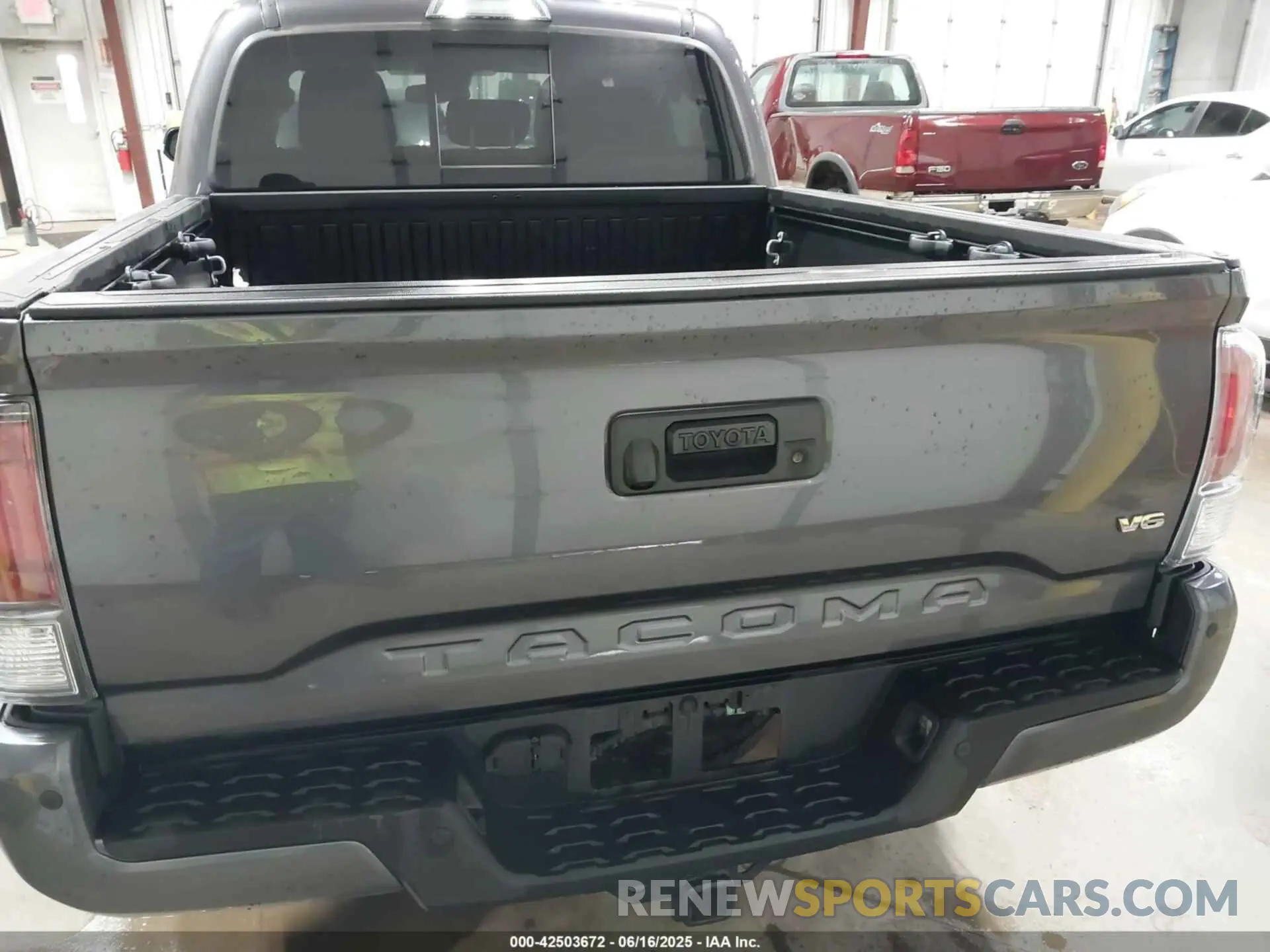 17 fotografías del automóvil dañado 5TFCZ5AN4LX241761 TOYOTA TACOMA 2020