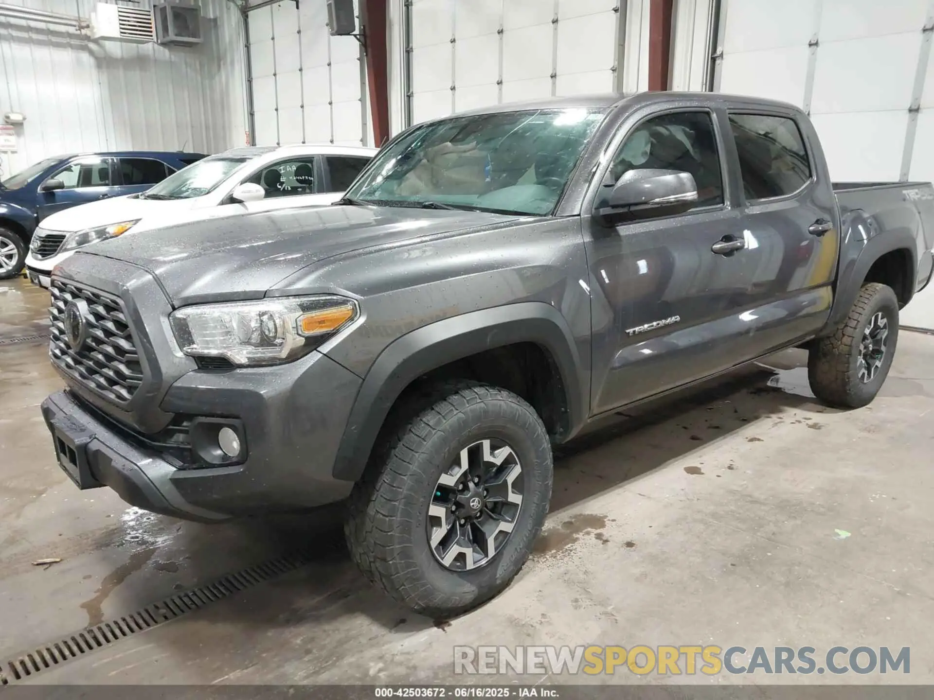 2 fotografías del automóvil dañado 5TFCZ5AN4LX241761 TOYOTA TACOMA 2020
