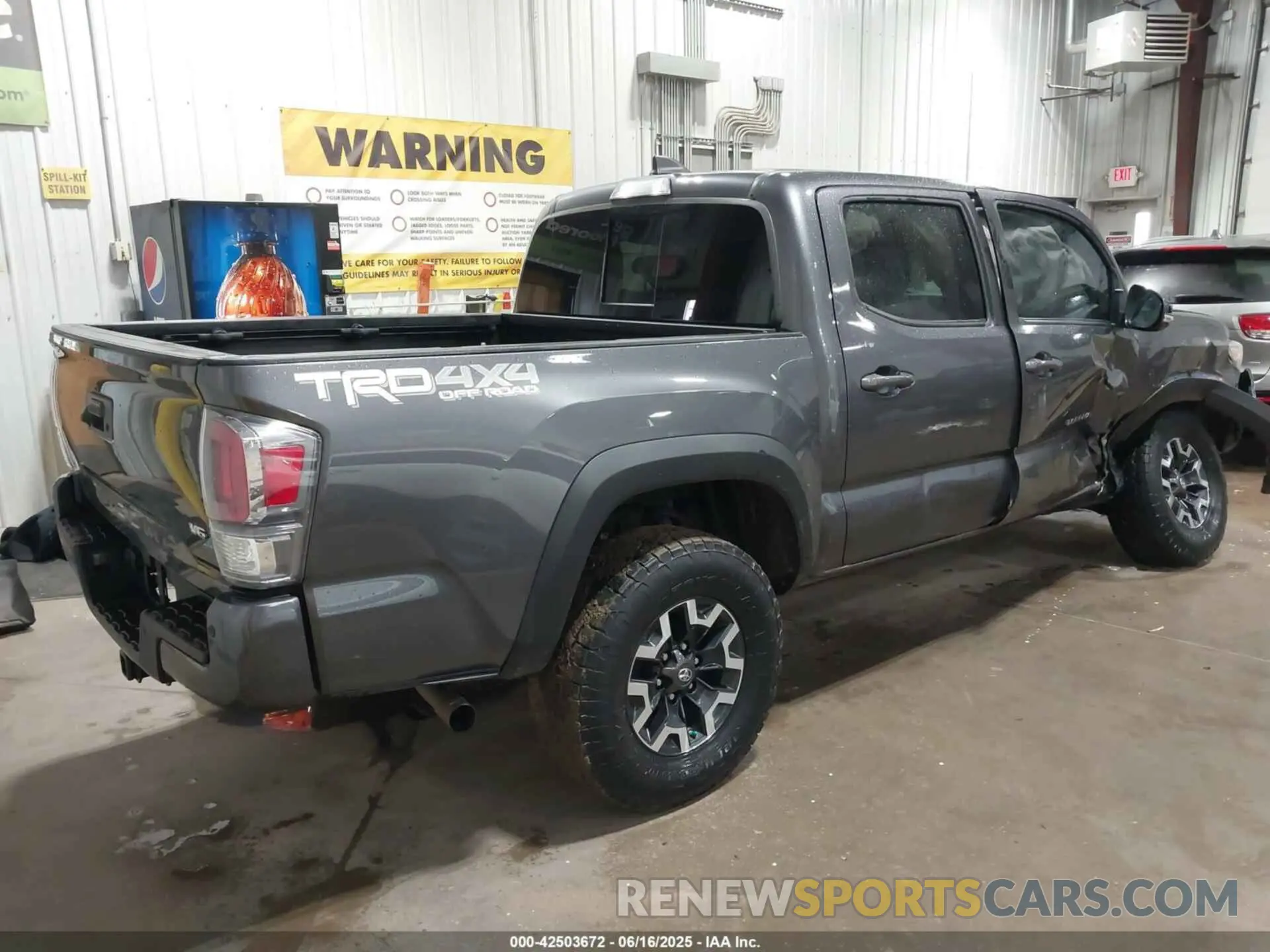 4 fotografías del automóvil dañado 5TFCZ5AN4LX241761 TOYOTA TACOMA 2020