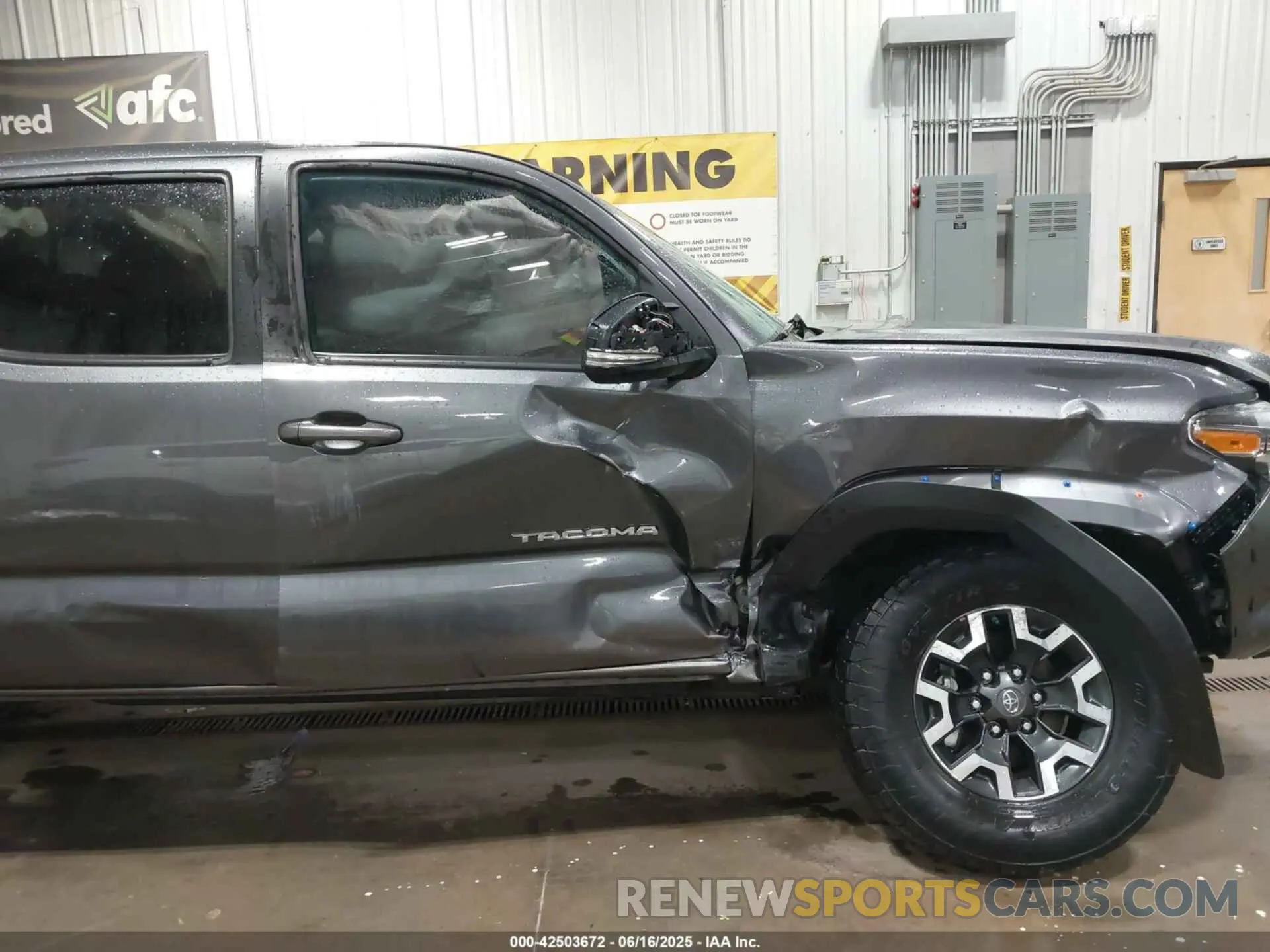 6 fotografías del automóvil dañado 5TFCZ5AN4LX241761 TOYOTA TACOMA 2020