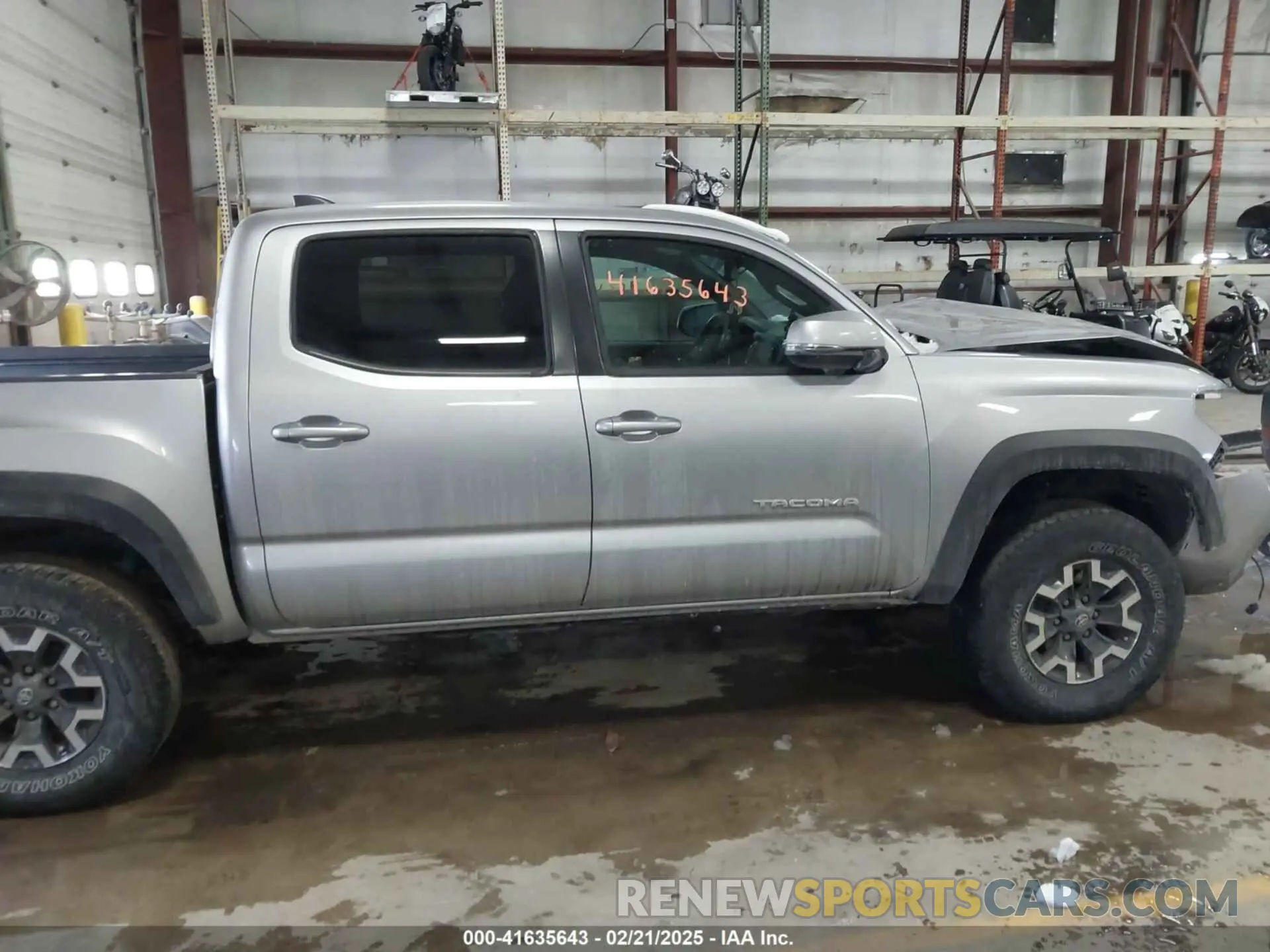 13 fotografías del automóvil dañado 5TFCZ5AN5LX214827 TOYOTA TACOMA 2020