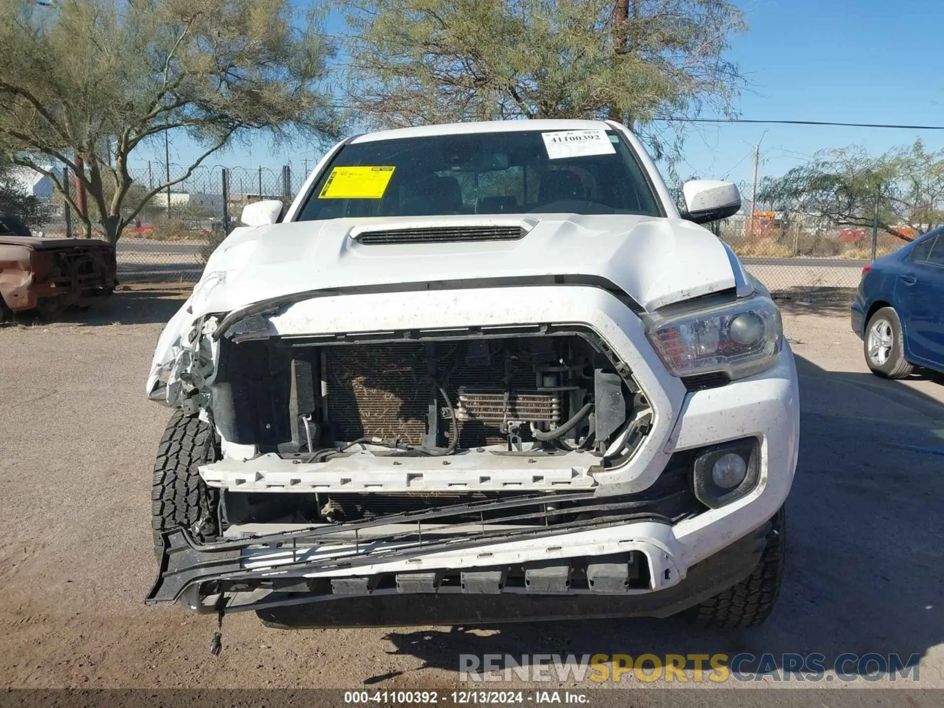 13 fotografías del automóvil dañado 5TFCZ5AN5LX228114 TOYOTA TACOMA 2020