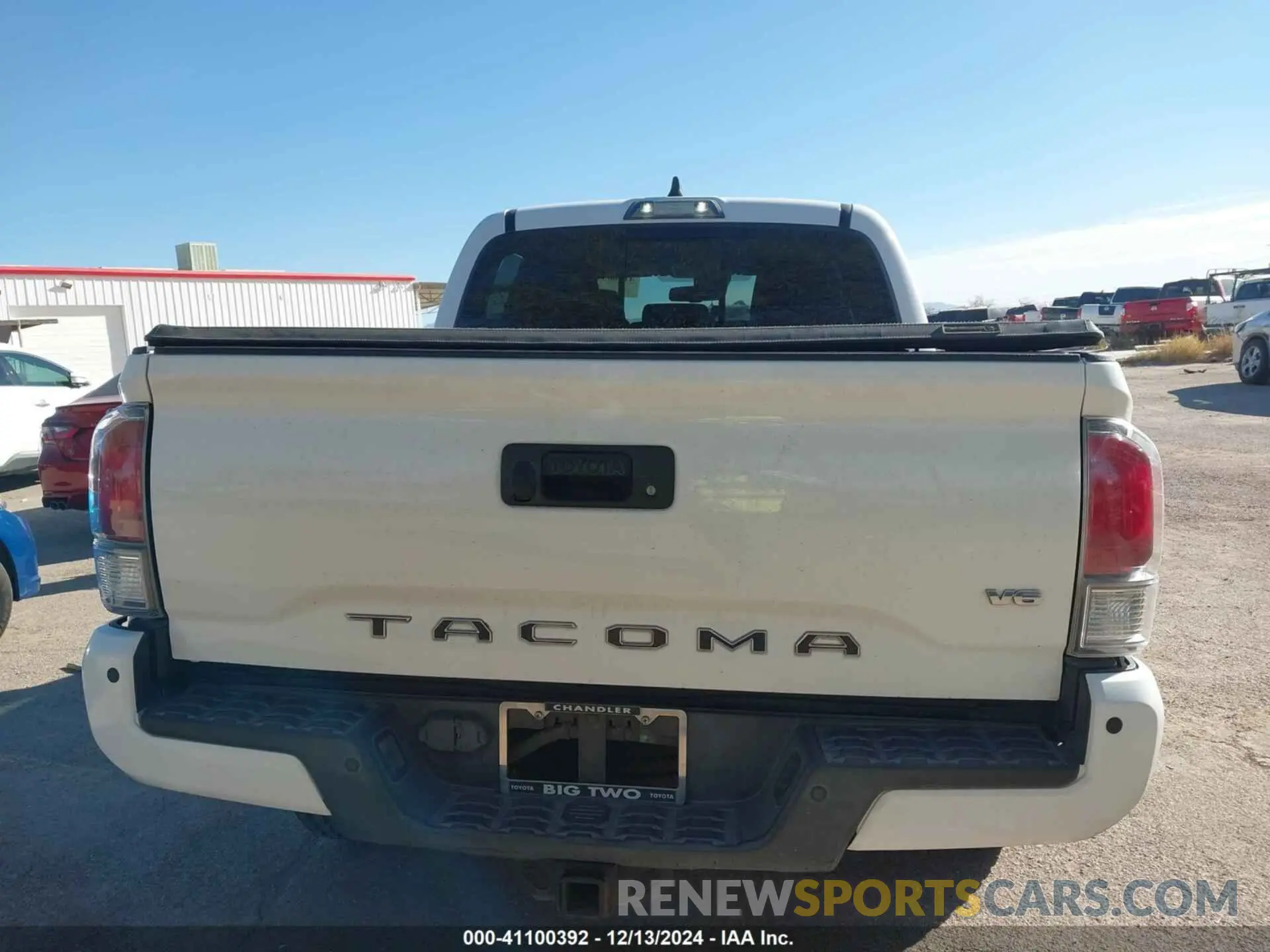 17 fotografías del automóvil dañado 5TFCZ5AN5LX228114 TOYOTA TACOMA 2020