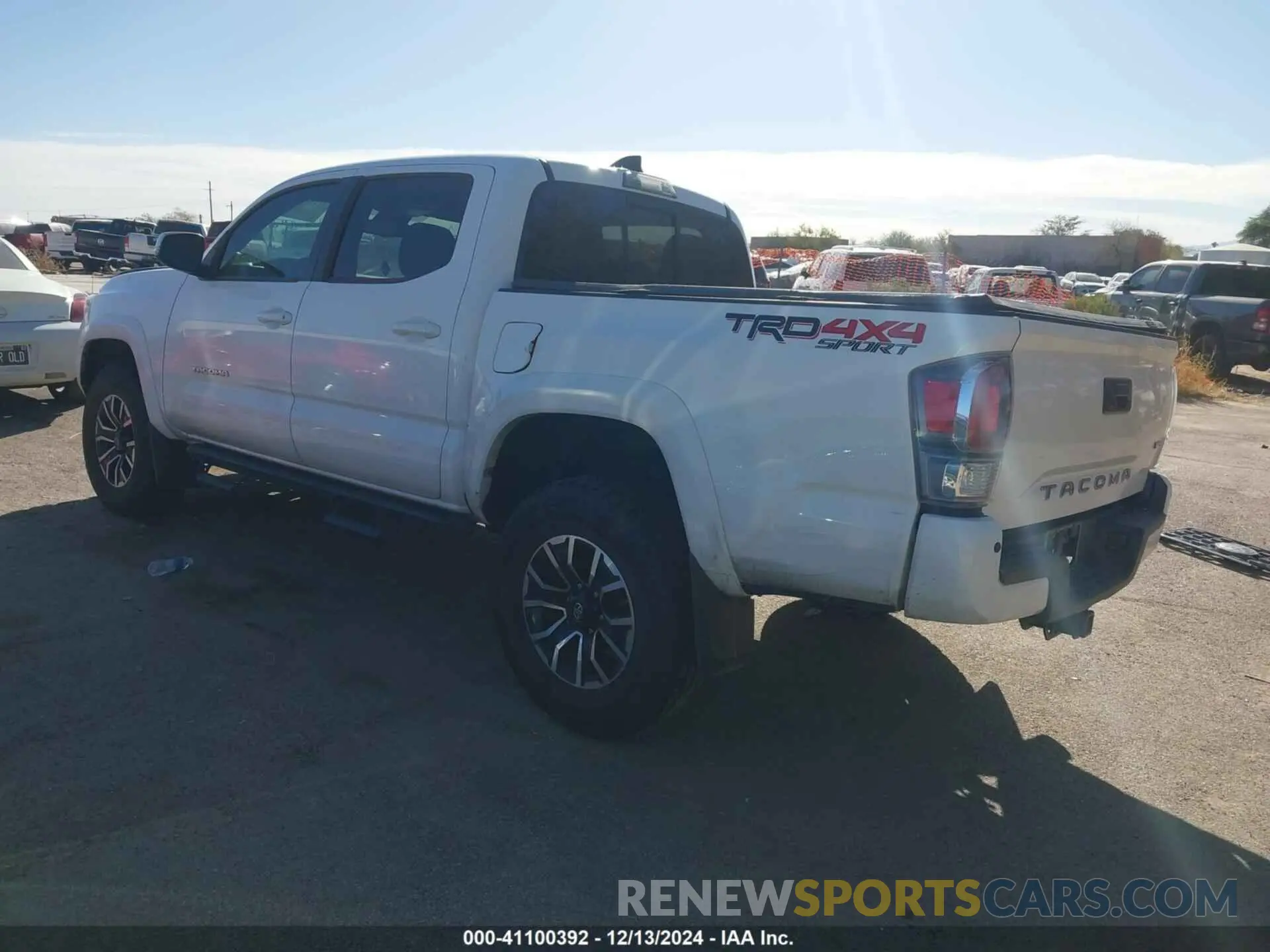 3 fotografías del automóvil dañado 5TFCZ5AN5LX228114 TOYOTA TACOMA 2020