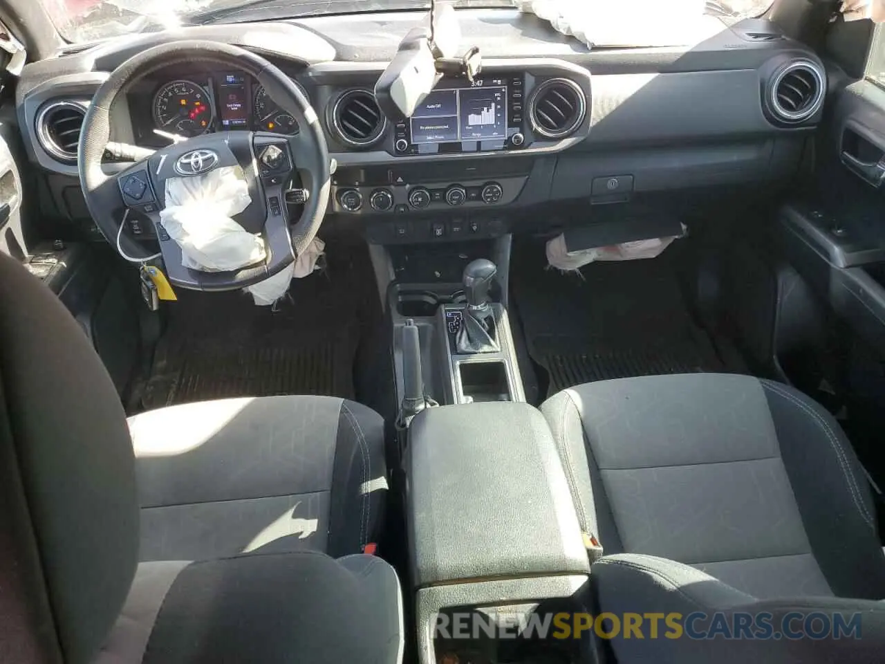 8 fotografías del automóvil dañado 5TFCZ5AN5LX241381 TOYOTA TACOMA 2020