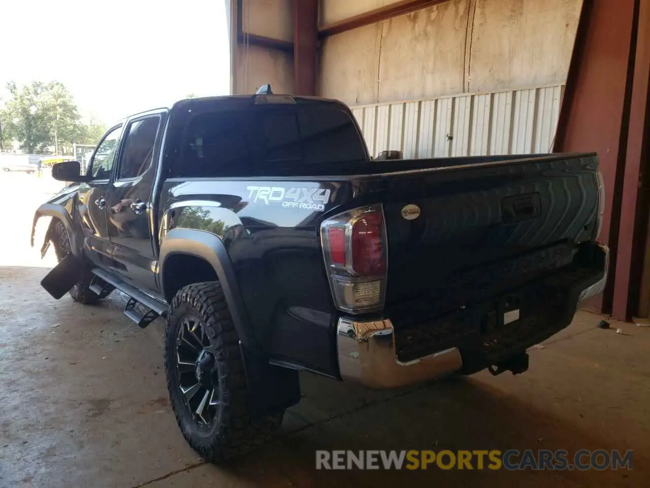 3 fotografías del automóvil dañado 5TFCZ5AN6LX235217 TOYOTA TACOMA 2020