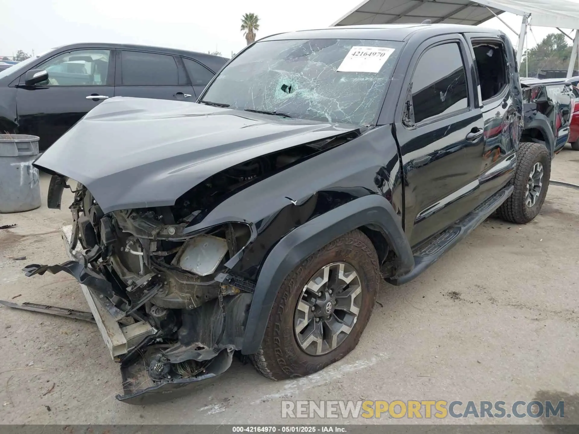 2 fotografías del automóvil dañado 5TFCZ5AN7LX222850 TOYOTA TACOMA 2020