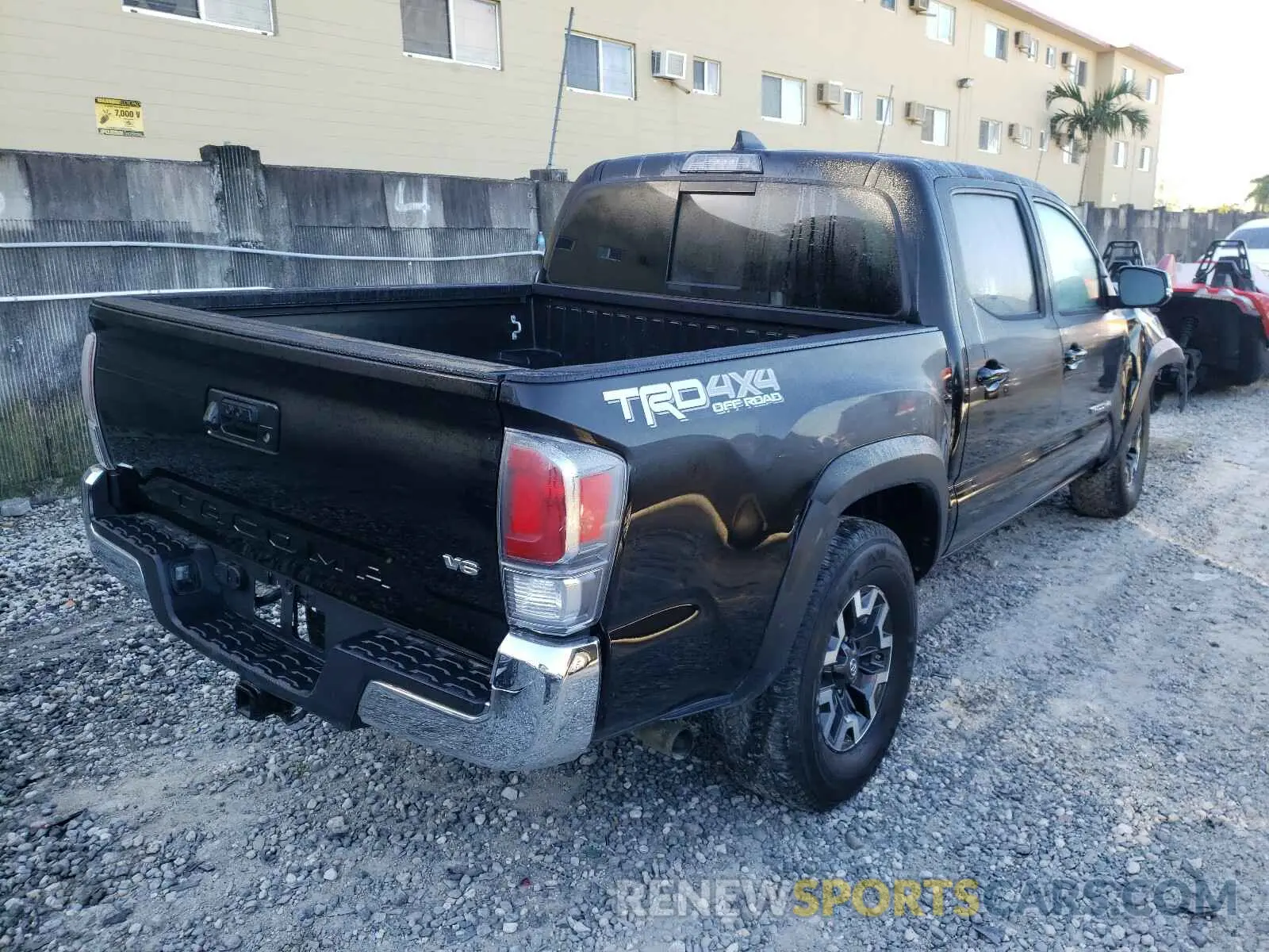 4 fotografías del automóvil dañado 5TFCZ5AN8LX222145 TOYOTA TACOMA 2020