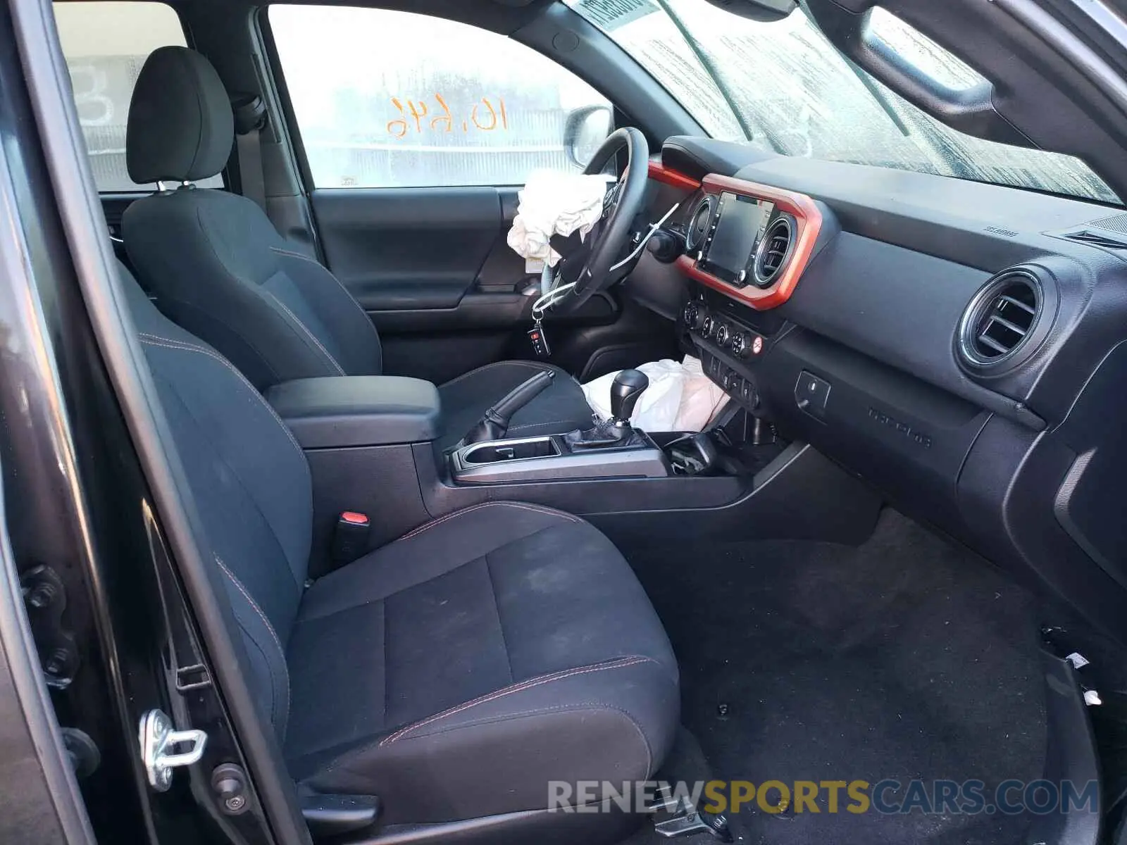 5 fotografías del automóvil dañado 5TFCZ5AN8LX222145 TOYOTA TACOMA 2020