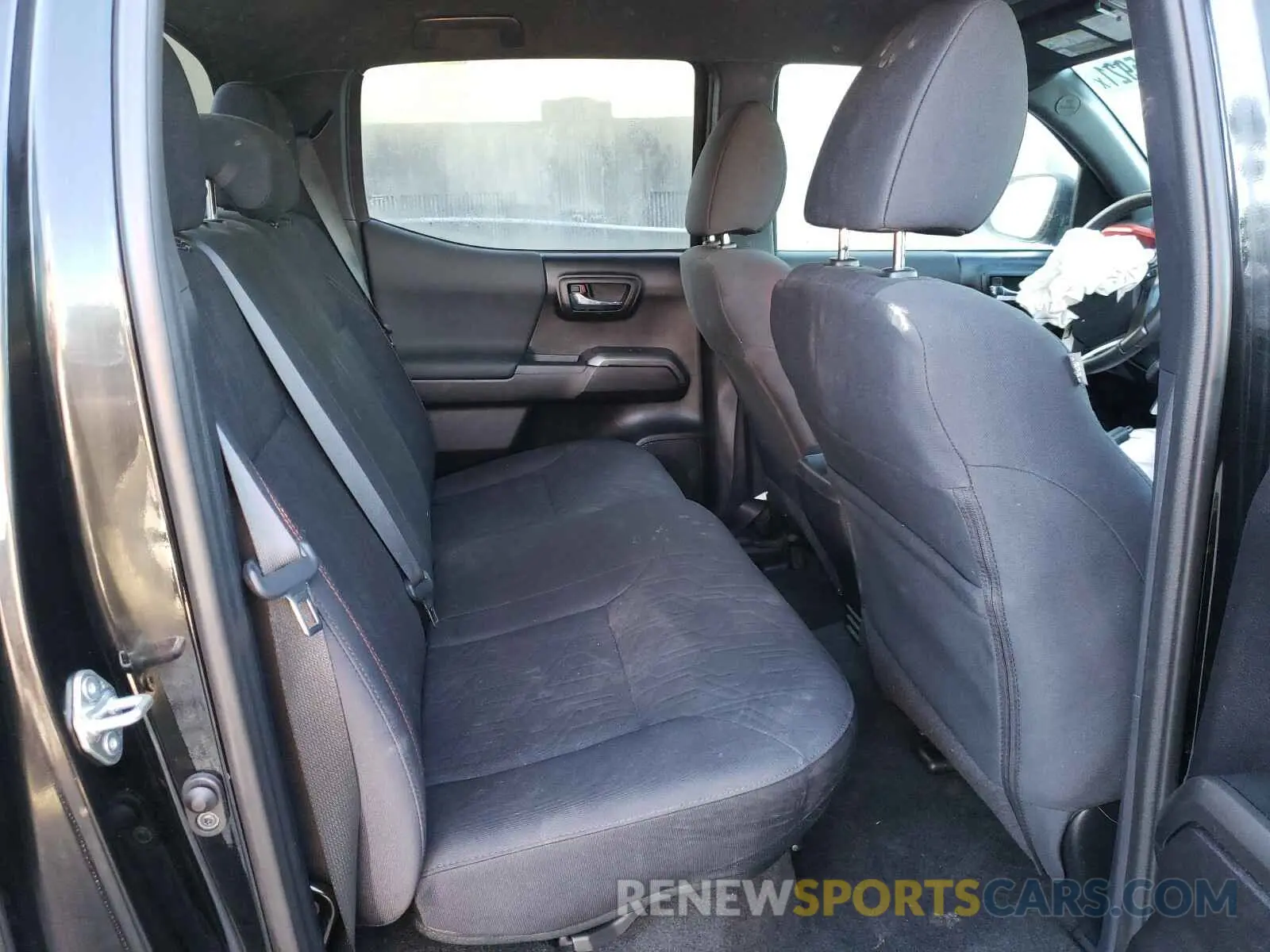 6 fotografías del automóvil dañado 5TFCZ5AN8LX222145 TOYOTA TACOMA 2020