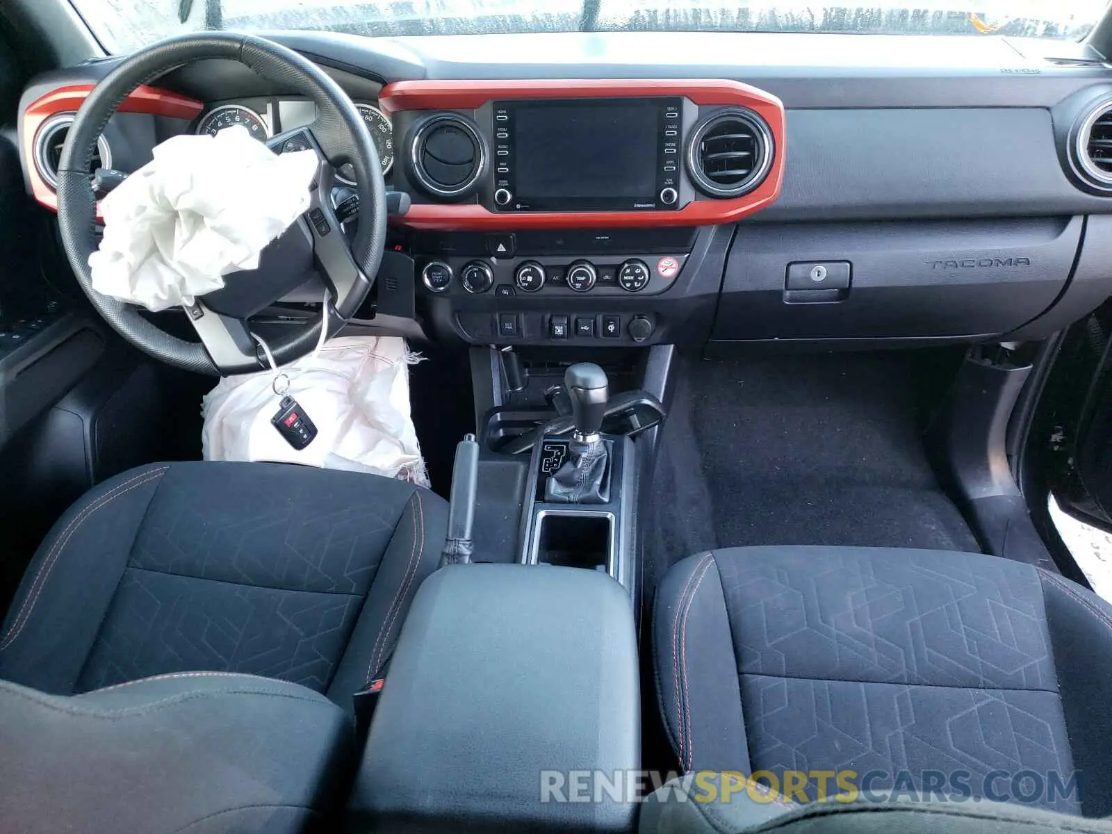 9 fotografías del automóvil dañado 5TFCZ5AN8LX222145 TOYOTA TACOMA 2020
