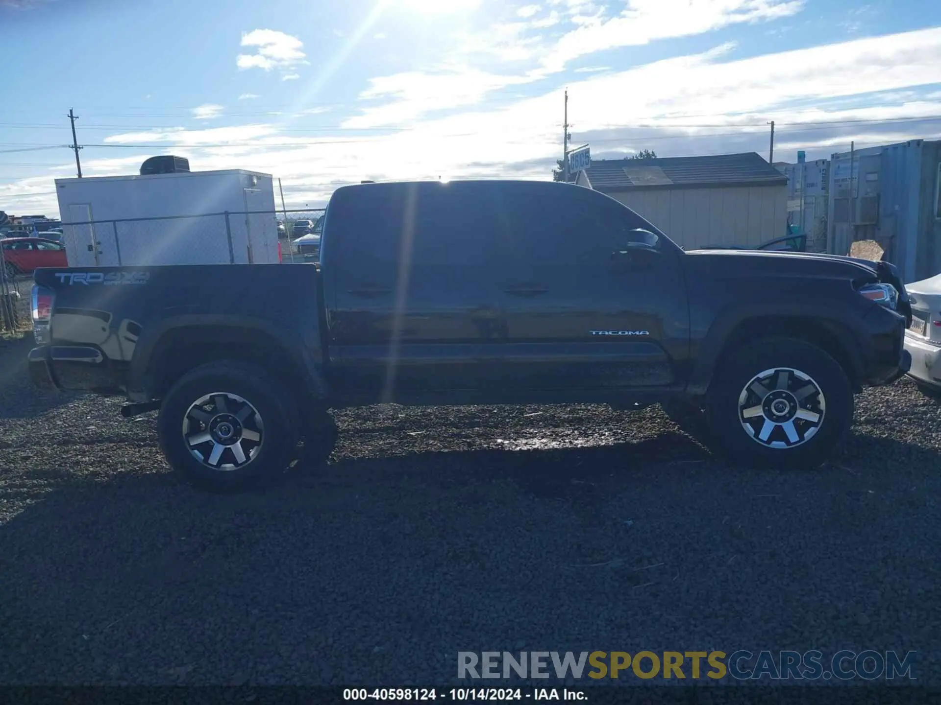 14 fotografías del automóvil dañado 5TFCZ5AN8LX224266 TOYOTA TACOMA 2020