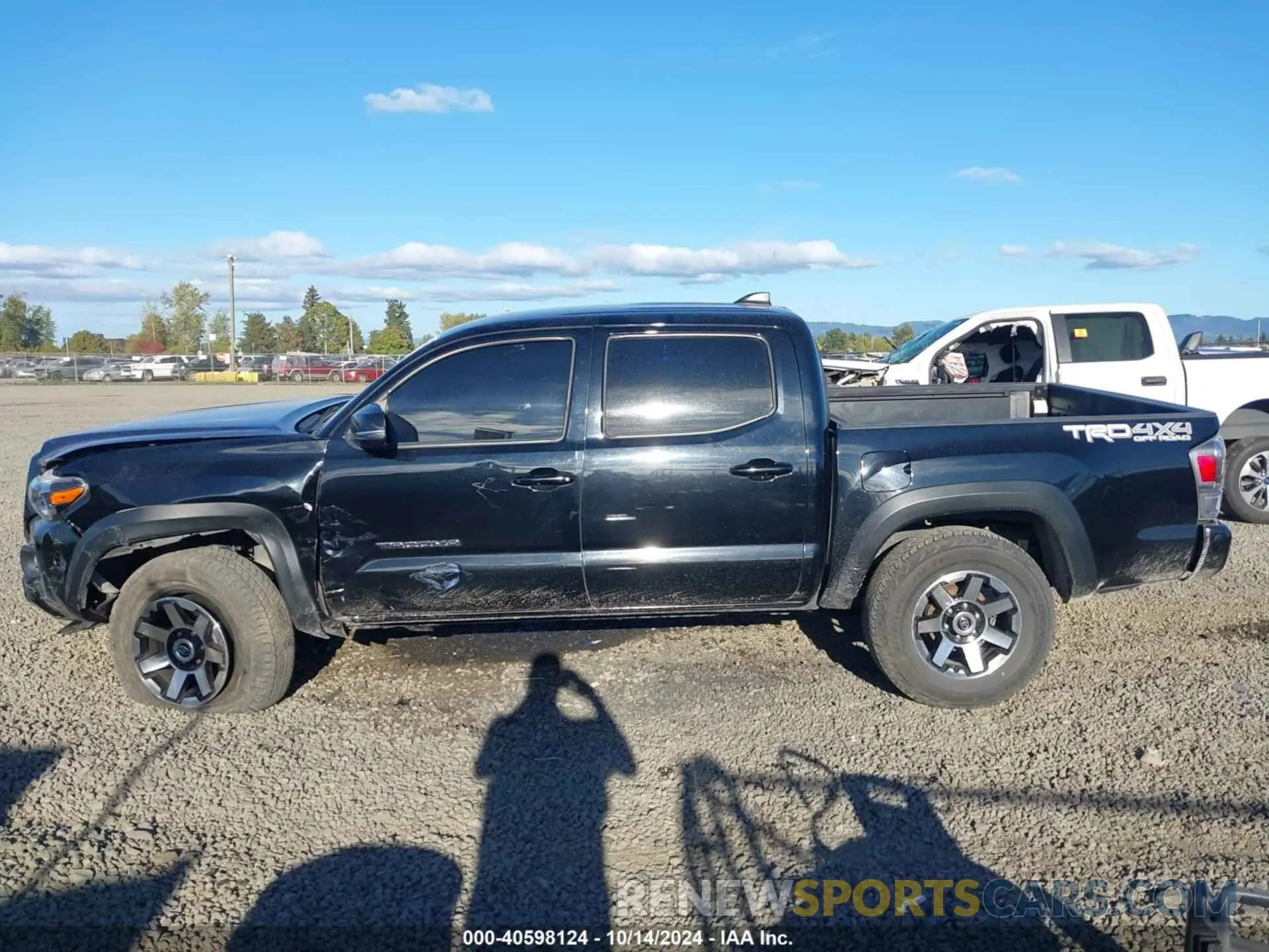 15 fotografías del automóvil dañado 5TFCZ5AN8LX224266 TOYOTA TACOMA 2020