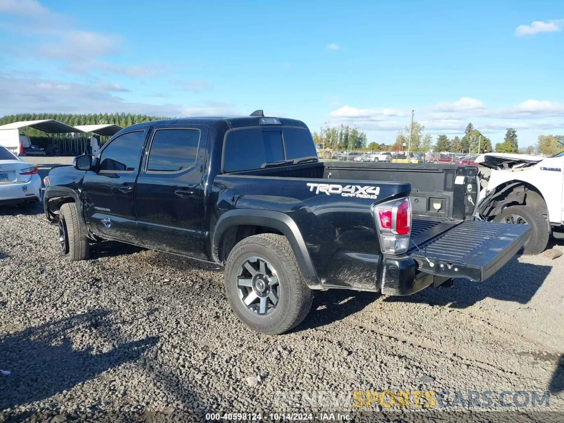3 fotografías del automóvil dañado 5TFCZ5AN8LX224266 TOYOTA TACOMA 2020