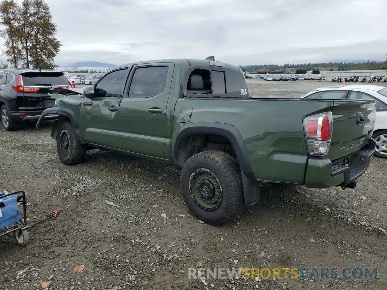 2 fotografías del automóvil dañado 5TFCZ5AN8LX241438 TOYOTA TACOMA 2020