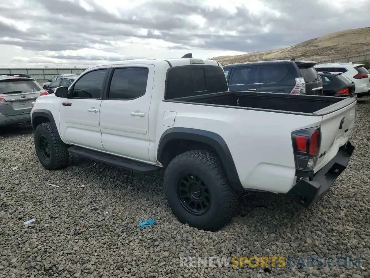 2 fotografías del automóvil dañado 5TFCZ5AN9LX219819 TOYOTA TACOMA 2020