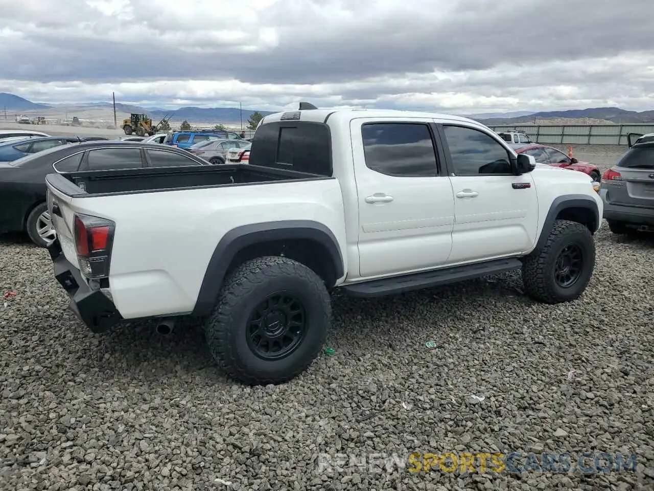 3 fotografías del automóvil dañado 5TFCZ5AN9LX219819 TOYOTA TACOMA 2020