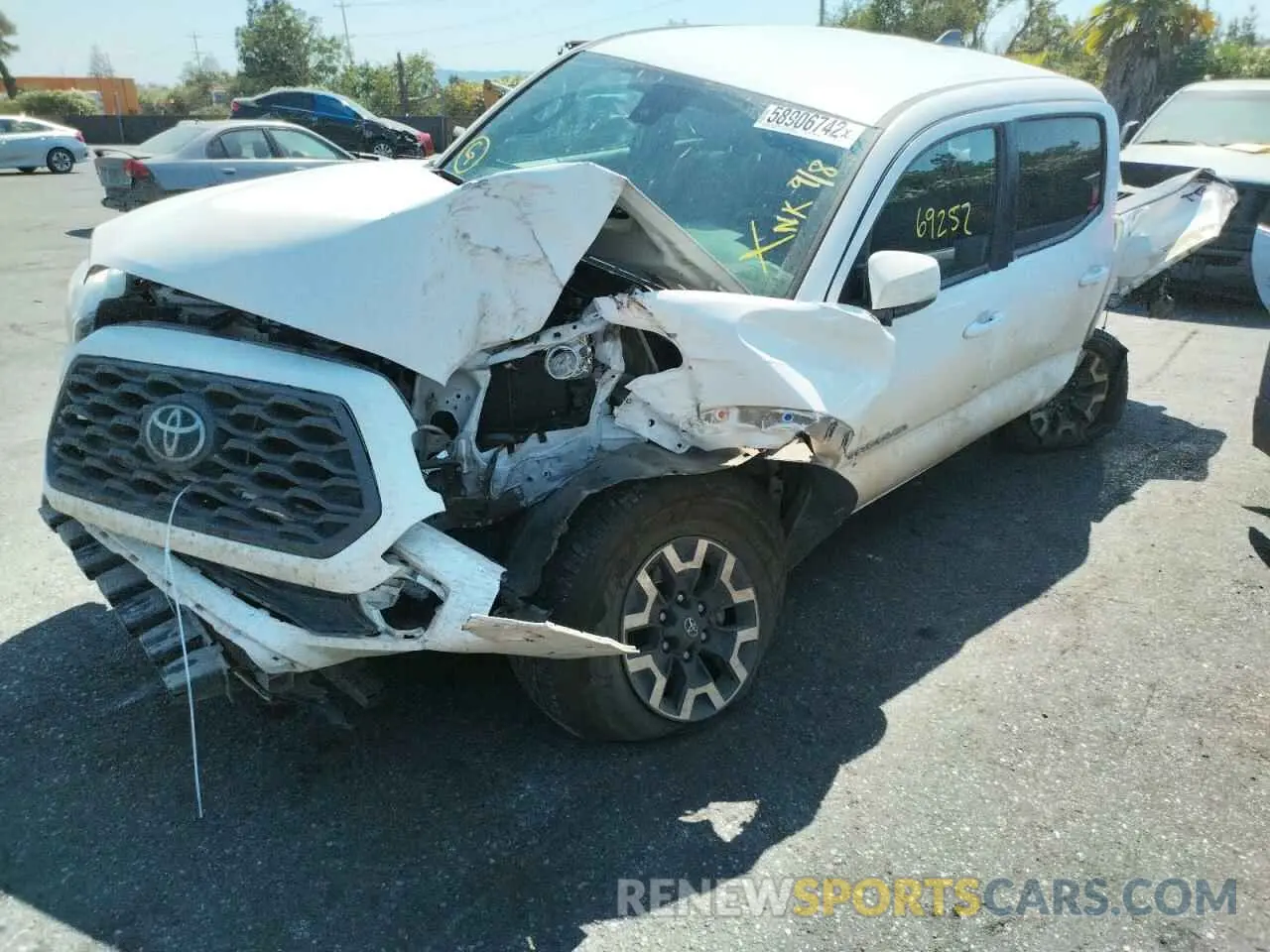2 fotografías del automóvil dañado 5TFCZ5AN9LX239553 TOYOTA TACOMA 2020