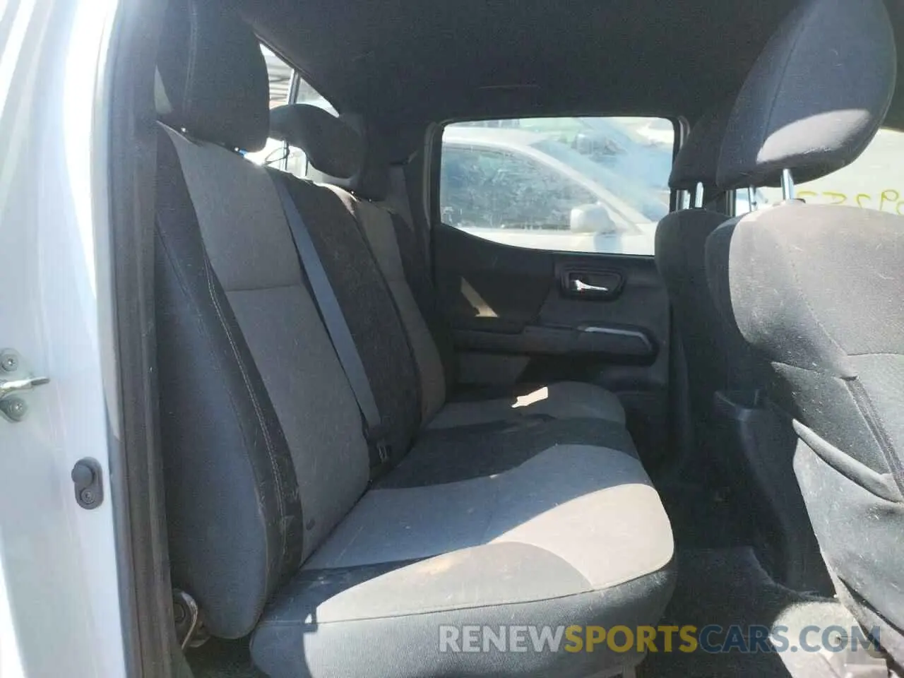 6 fotografías del automóvil dañado 5TFCZ5AN9LX239553 TOYOTA TACOMA 2020