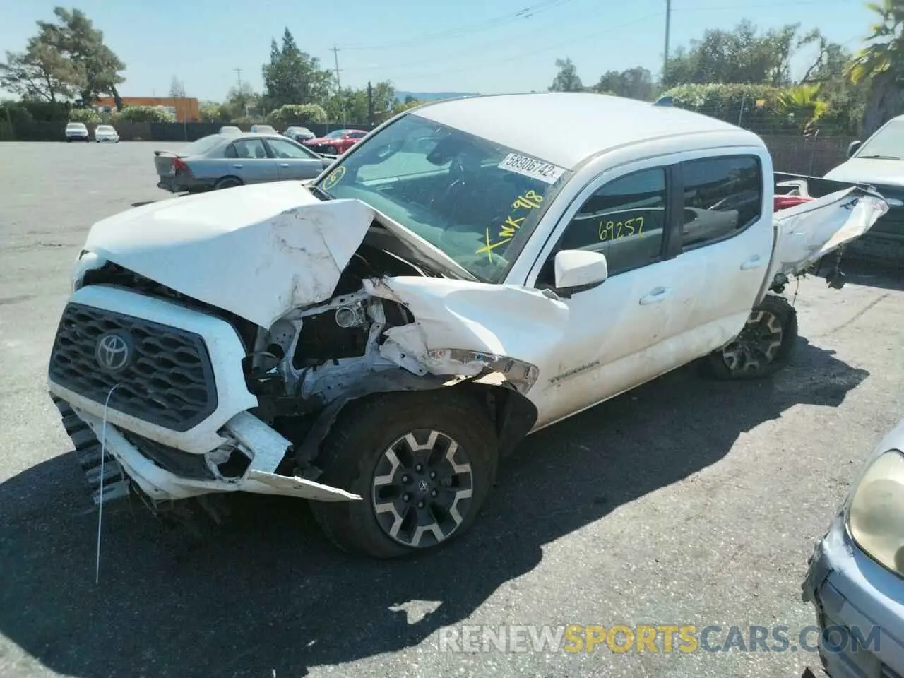 9 fotografías del automóvil dañado 5TFCZ5AN9LX239553 TOYOTA TACOMA 2020