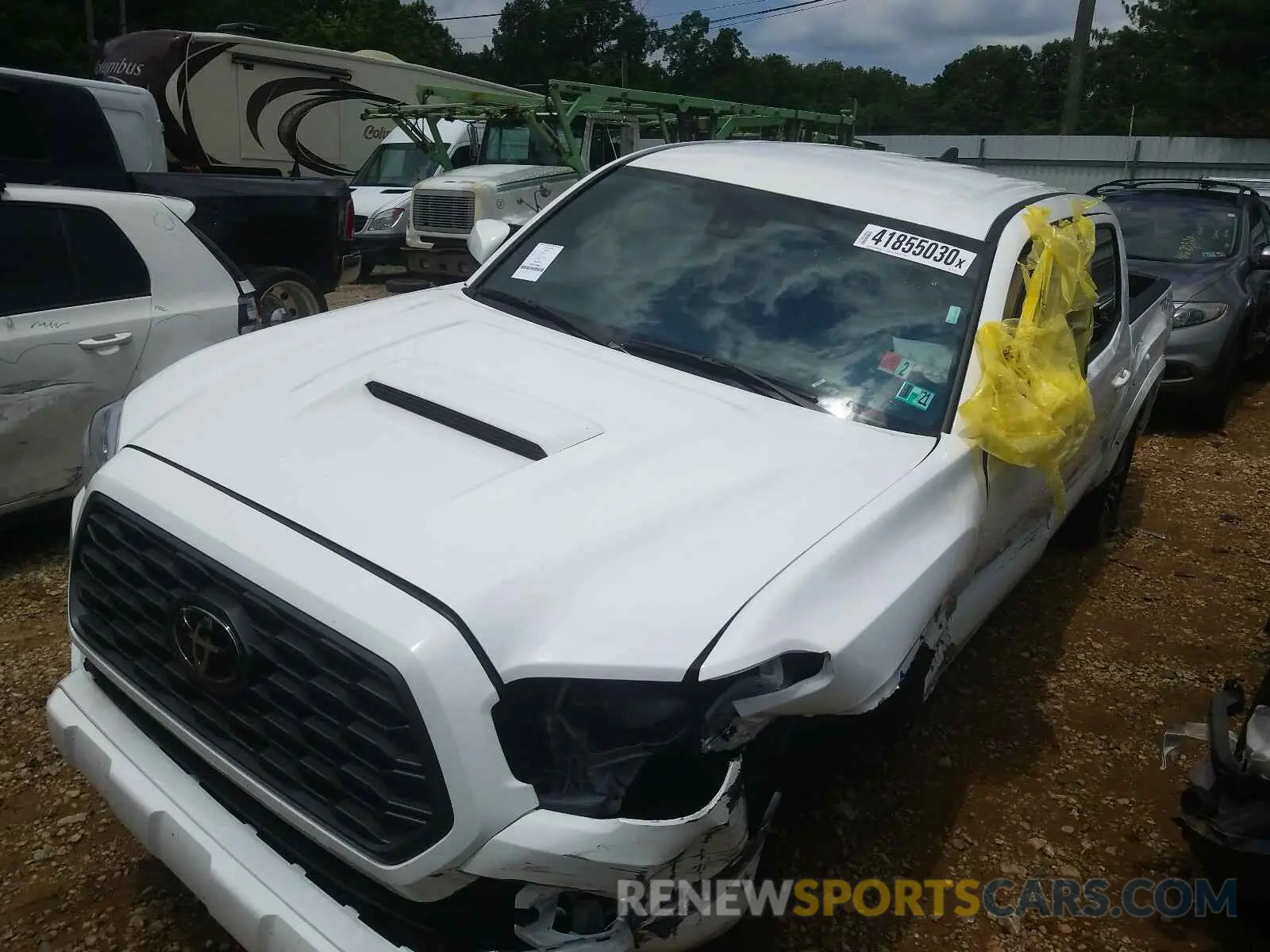 2 fotografías del automóvil dañado 5TFCZ5ANXLX224771 TOYOTA TACOMA 2020