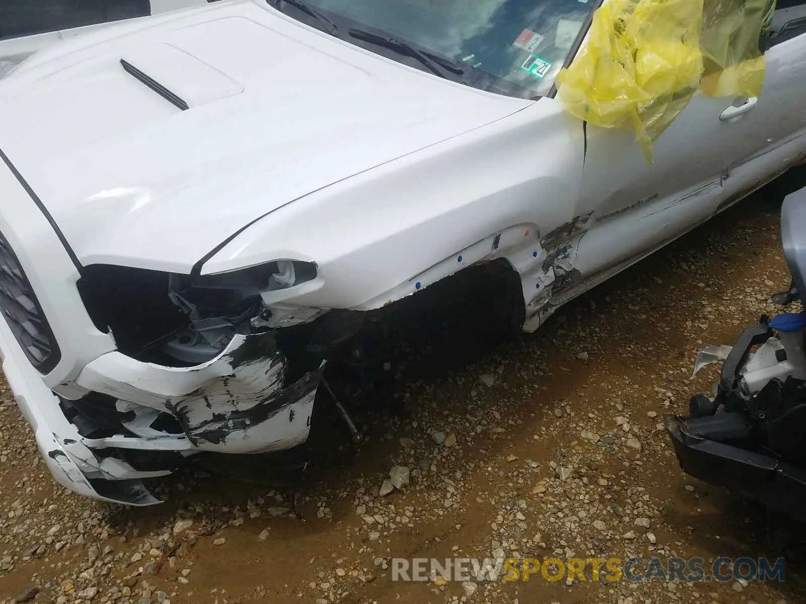 9 fotografías del automóvil dañado 5TFCZ5ANXLX224771 TOYOTA TACOMA 2020