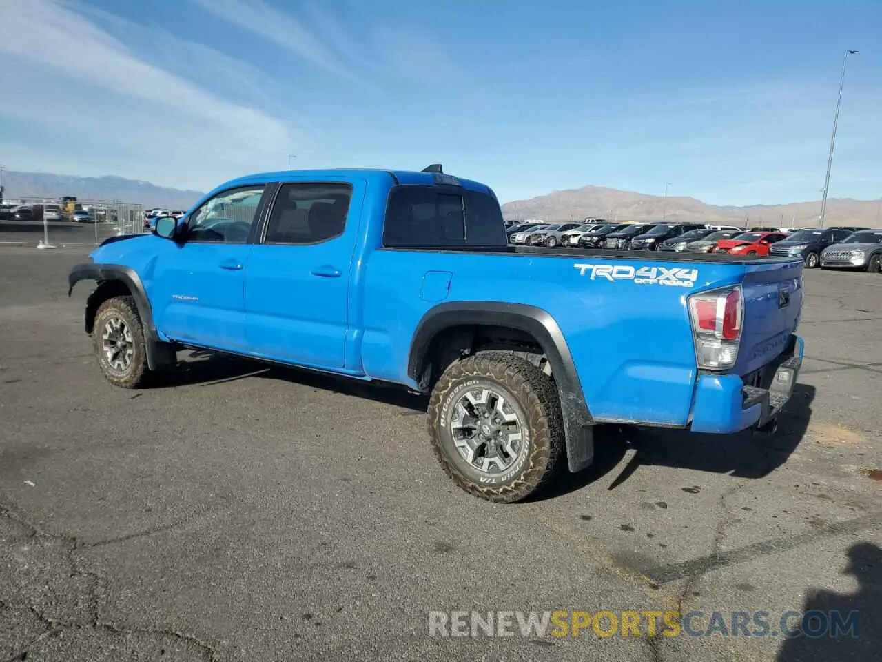 2 fotografías del automóvil dañado 5TFDZ5BN1LX054853 TOYOTA TACOMA 2020