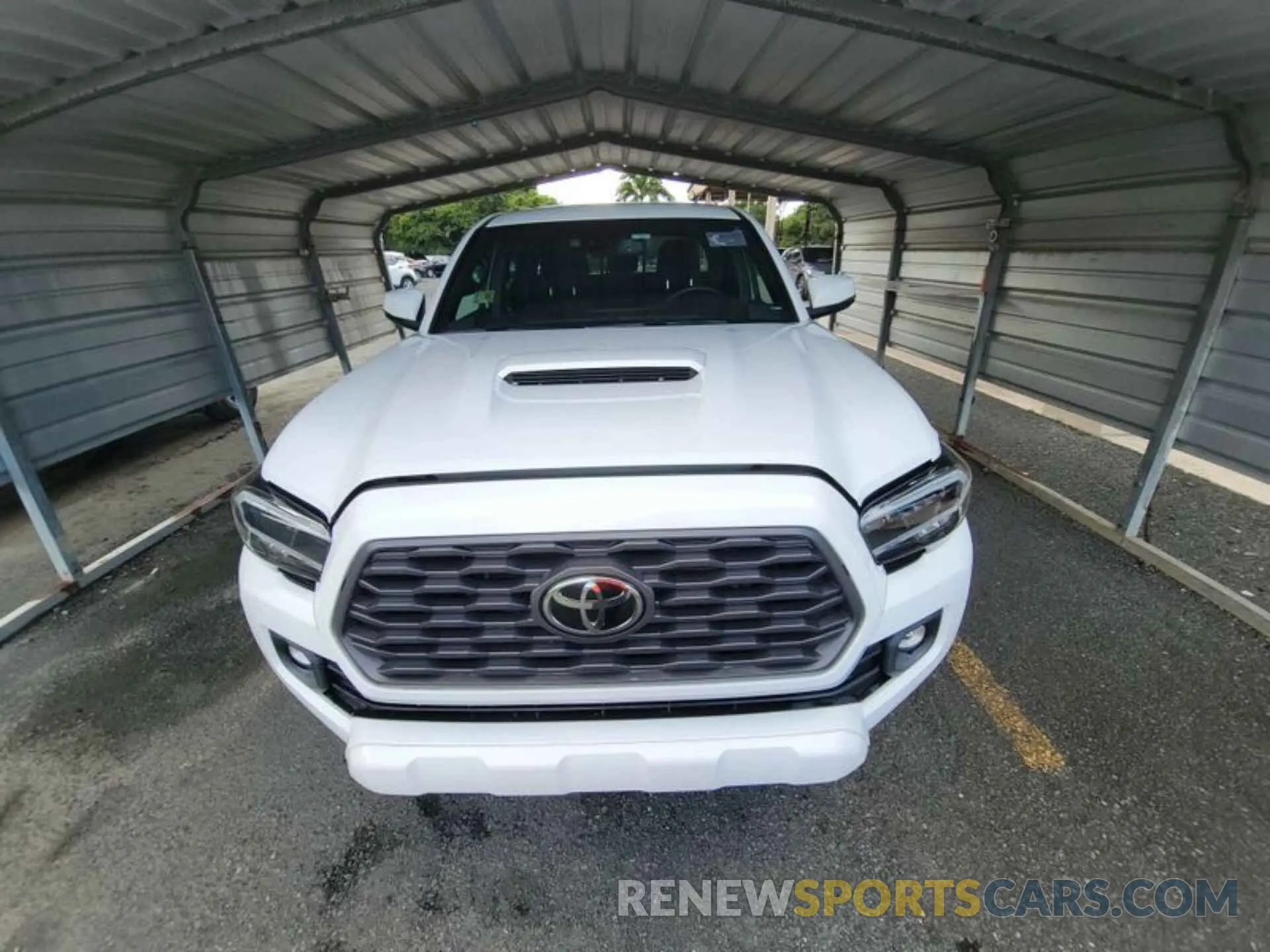 16 fotografías del automóvil dañado 5TFDZ5BN2LX048981 TOYOTA TACOMA 2020