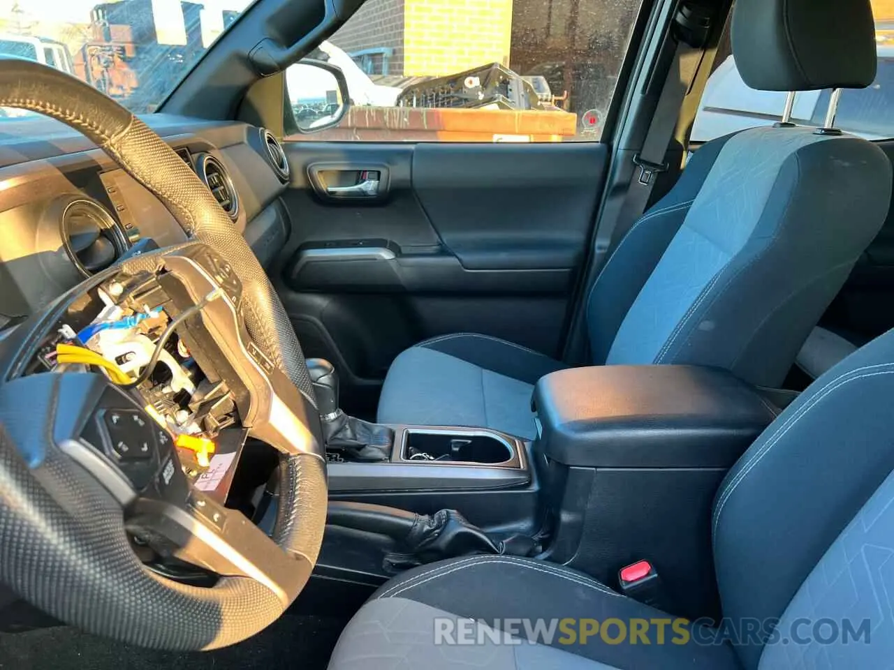 10 fotografías del automóvil dañado 5TFDZ5BN3LX047614 TOYOTA TACOMA 2020