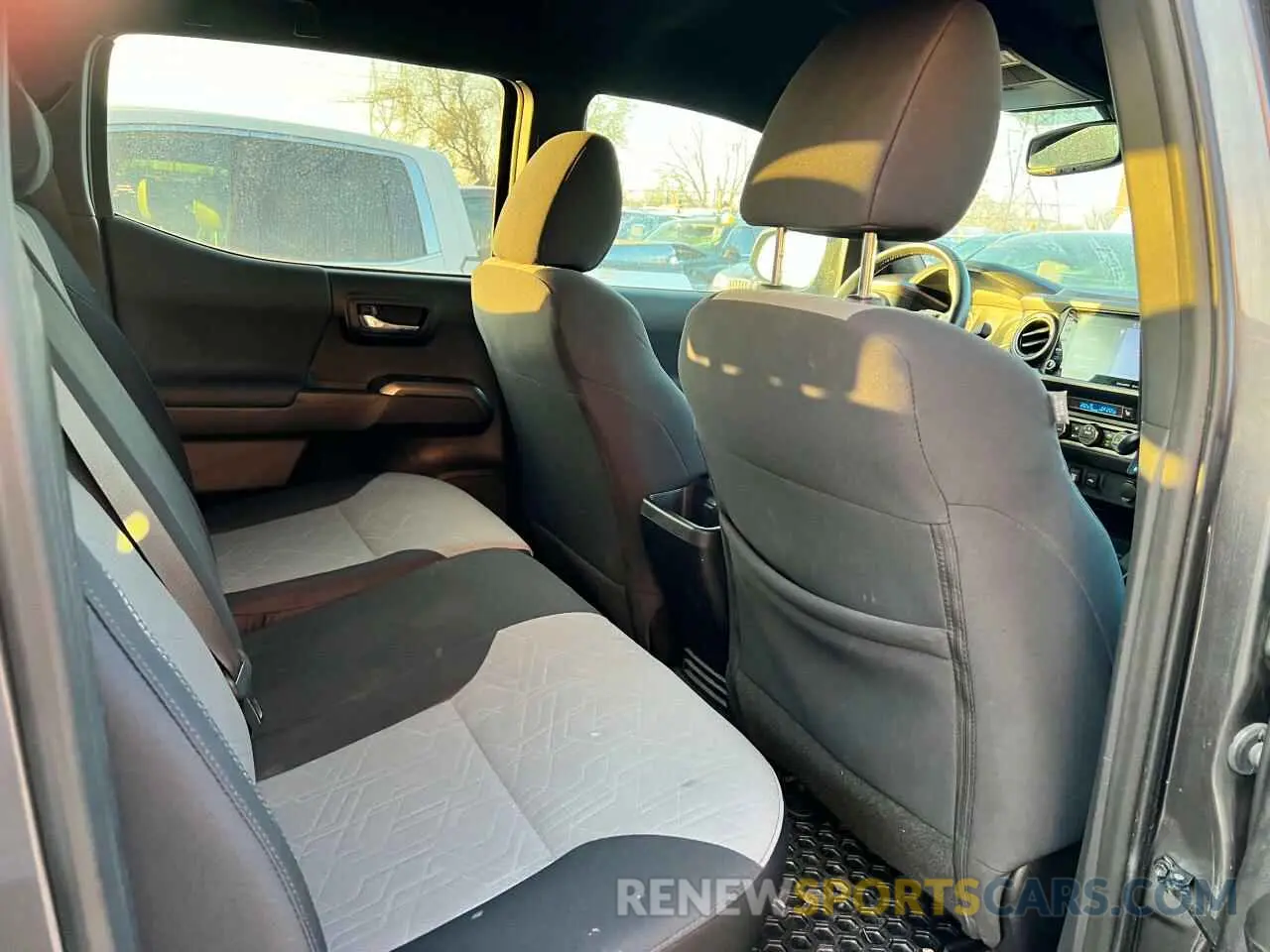 6 fotografías del automóvil dañado 5TFDZ5BN3LX047614 TOYOTA TACOMA 2020