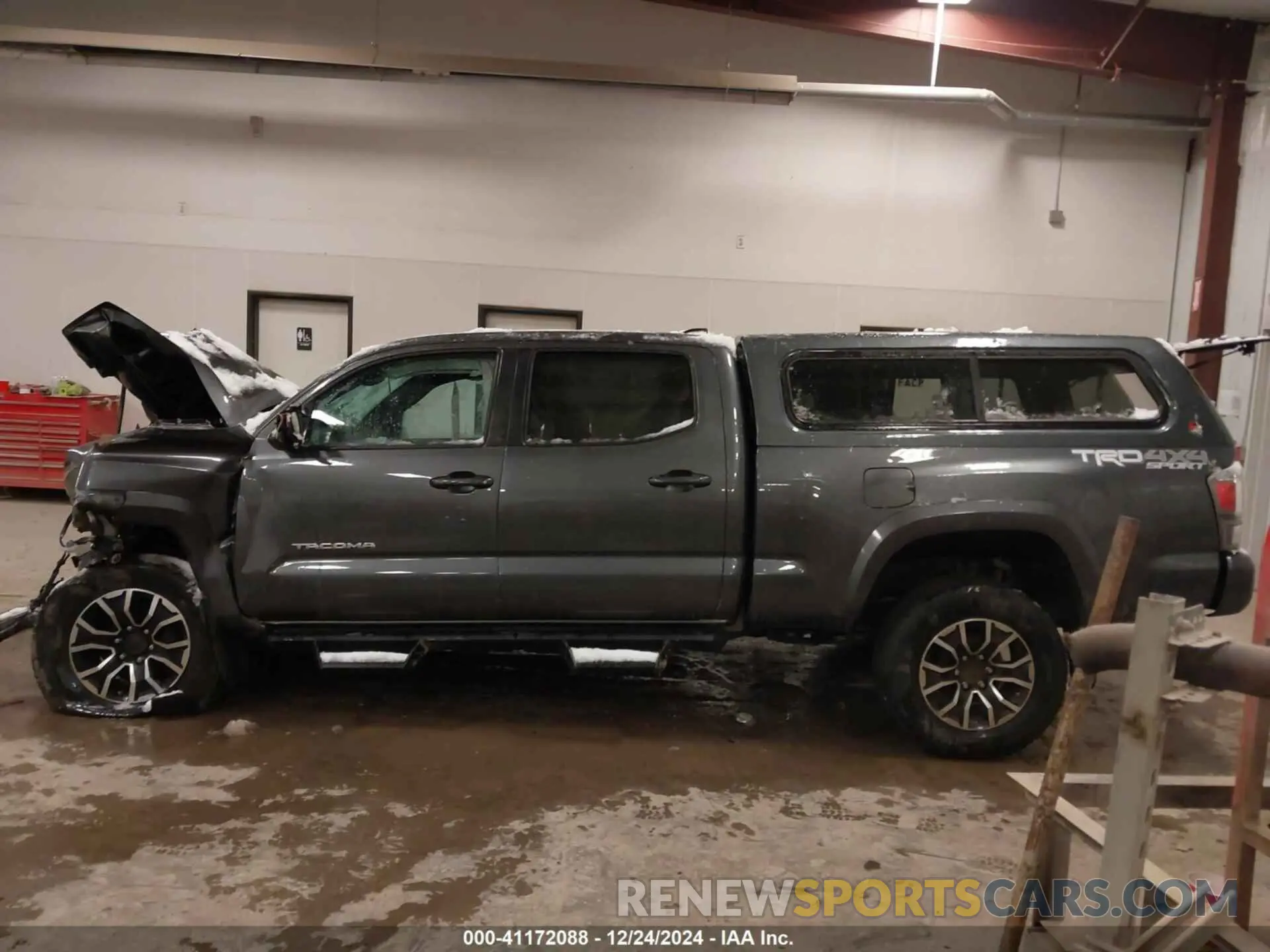 13 fotografías del automóvil dañado 5TFDZ5BN5LX049669 TOYOTA TACOMA 2020