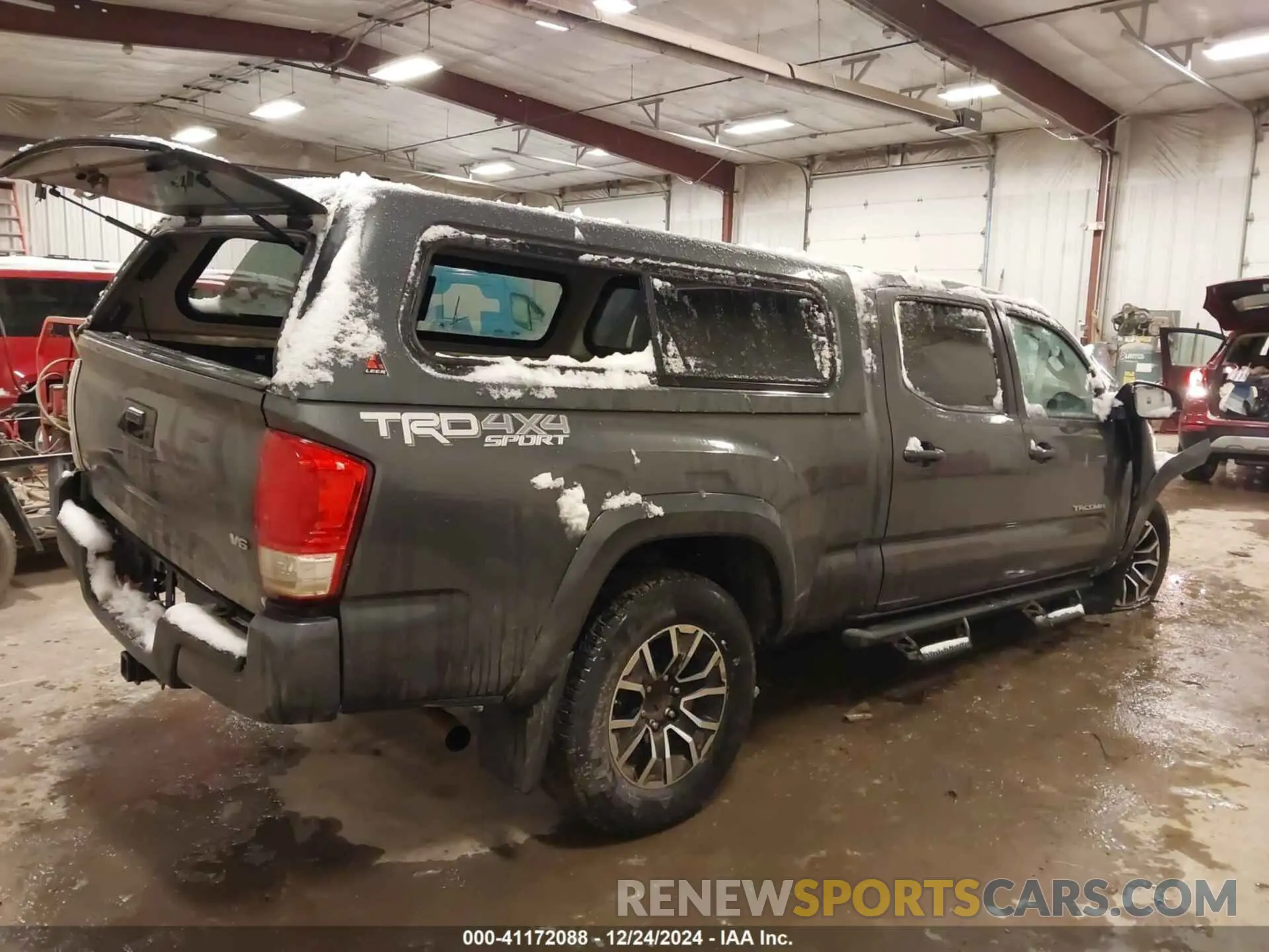 4 fotografías del automóvil dañado 5TFDZ5BN5LX049669 TOYOTA TACOMA 2020