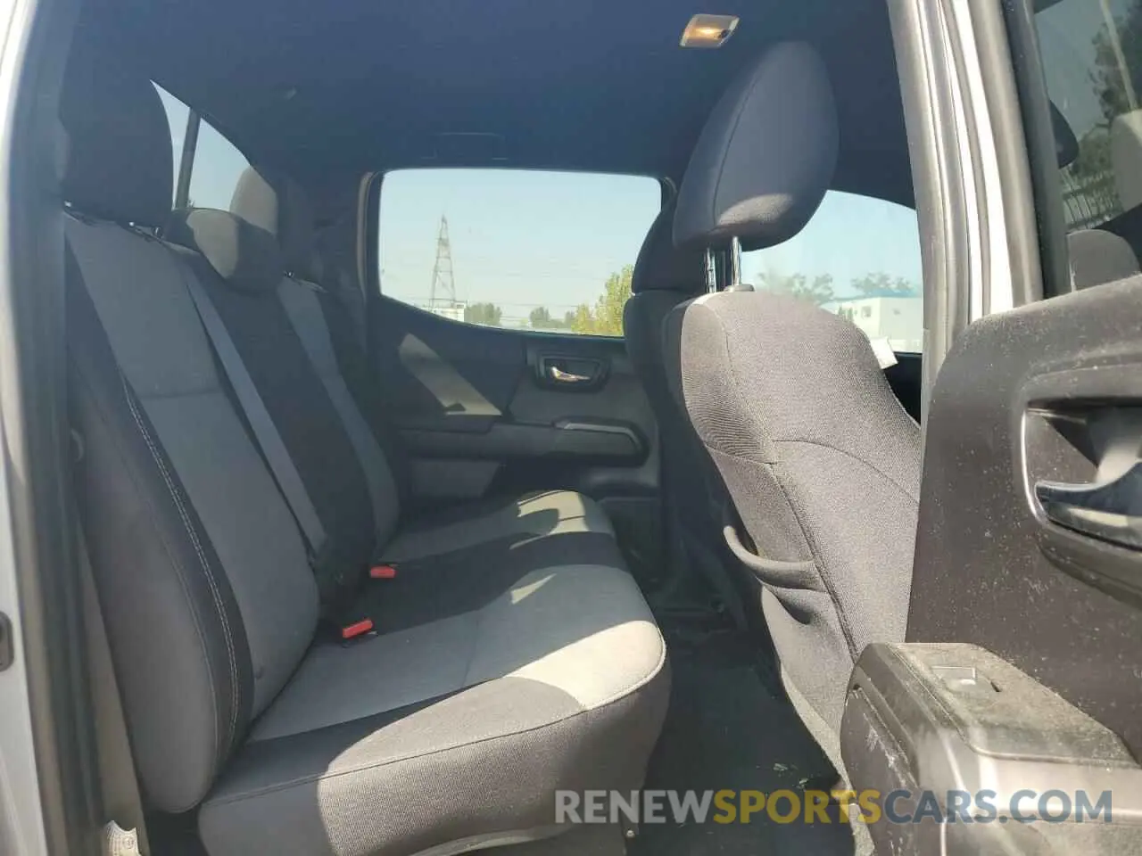 10 fotografías del automóvil dañado 5TFDZ5BN7LX046899 TOYOTA TACOMA 2020